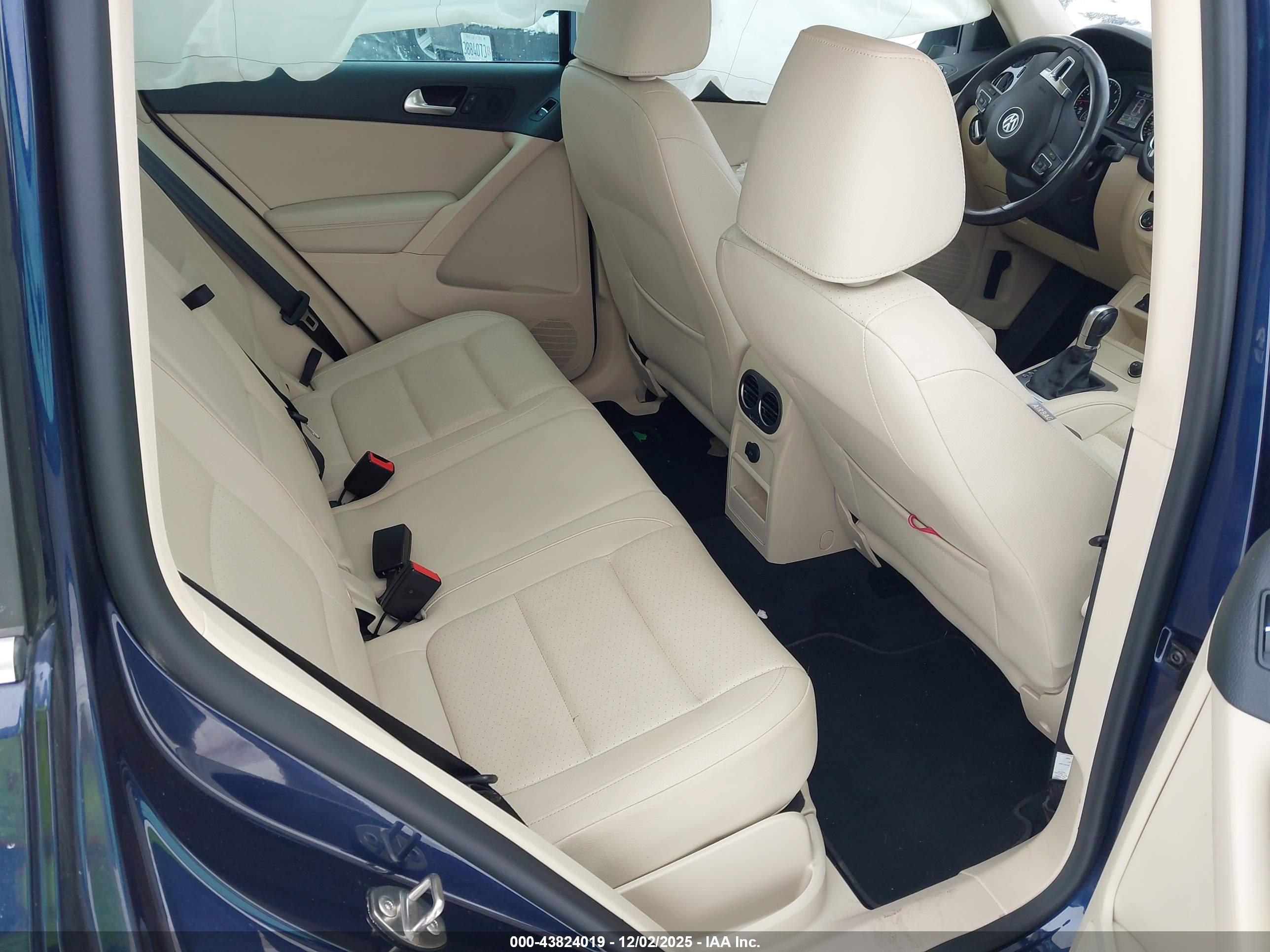 VOLKSWAGEN TIGUAN image 8