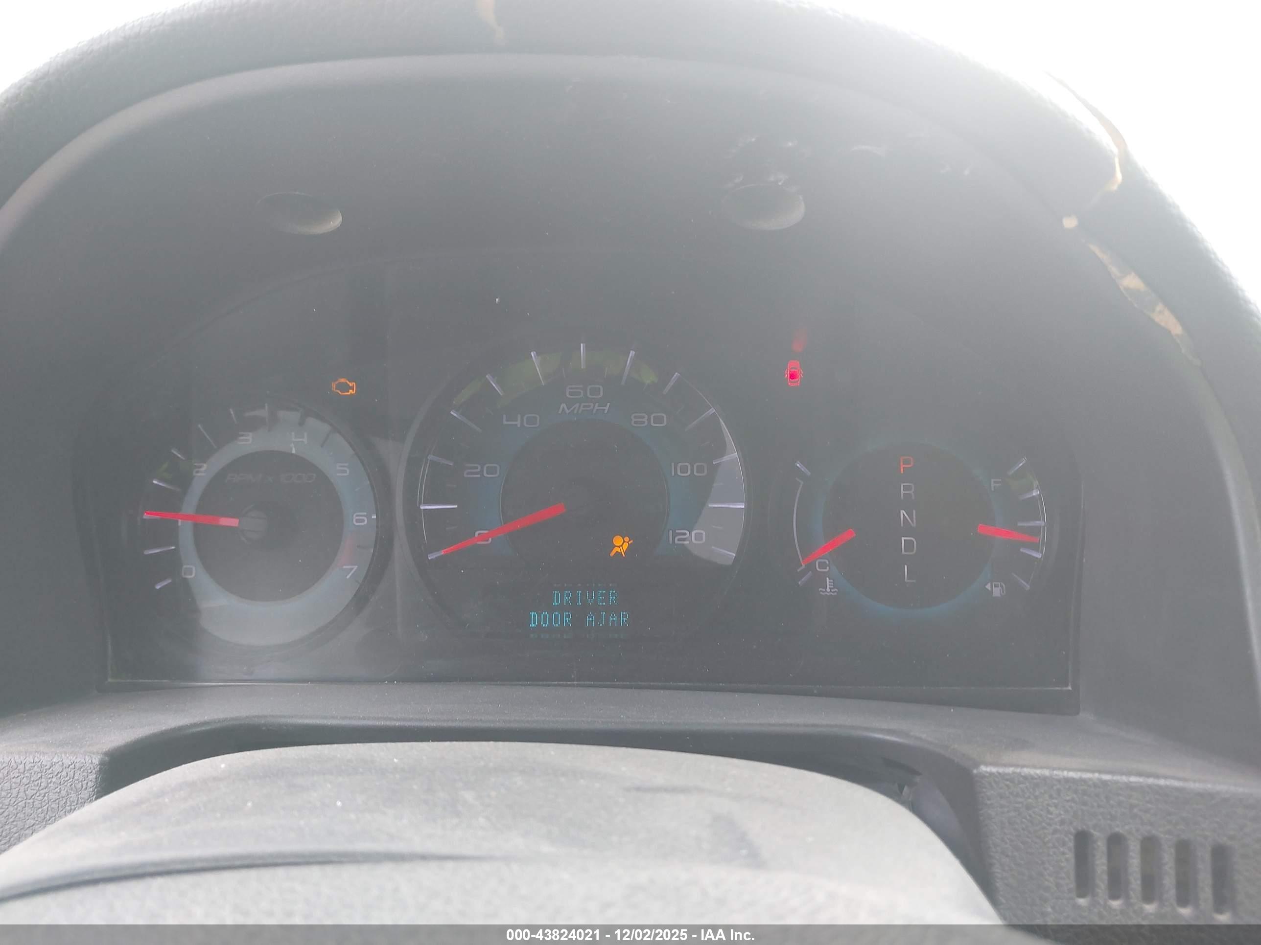 FORD FUSION image 7
