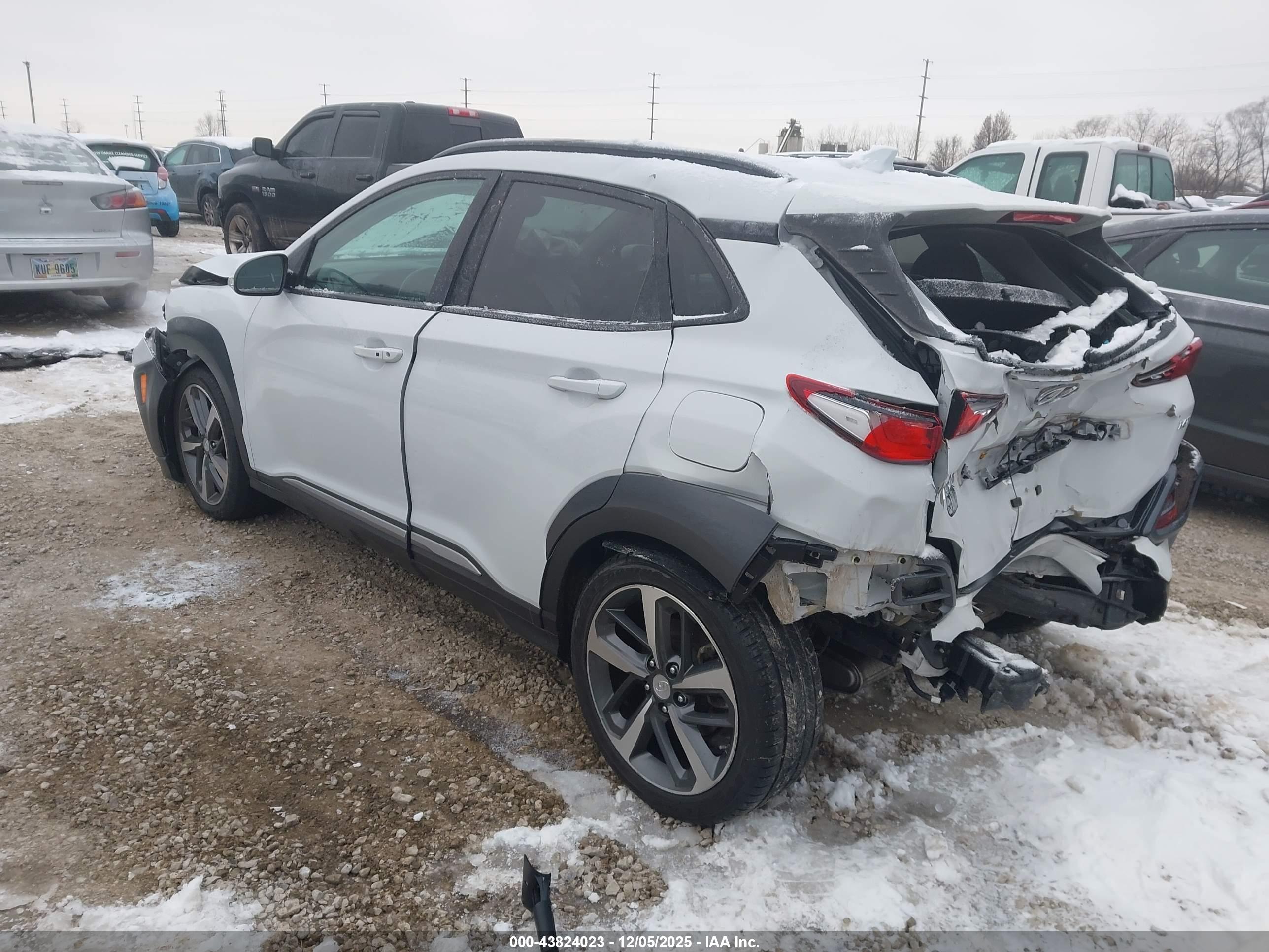 HYUNDAI KONA image 3