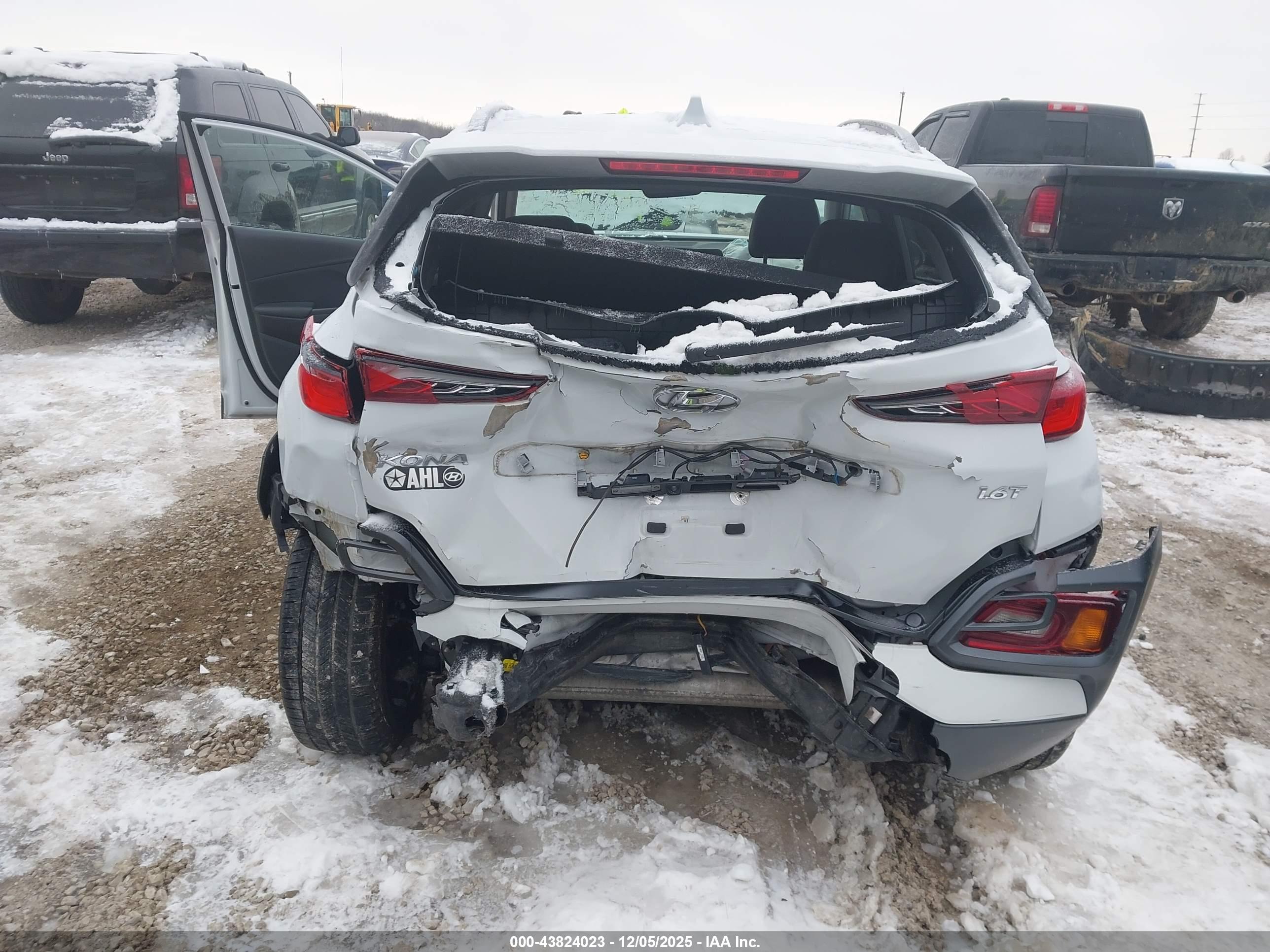 HYUNDAI KONA image 6