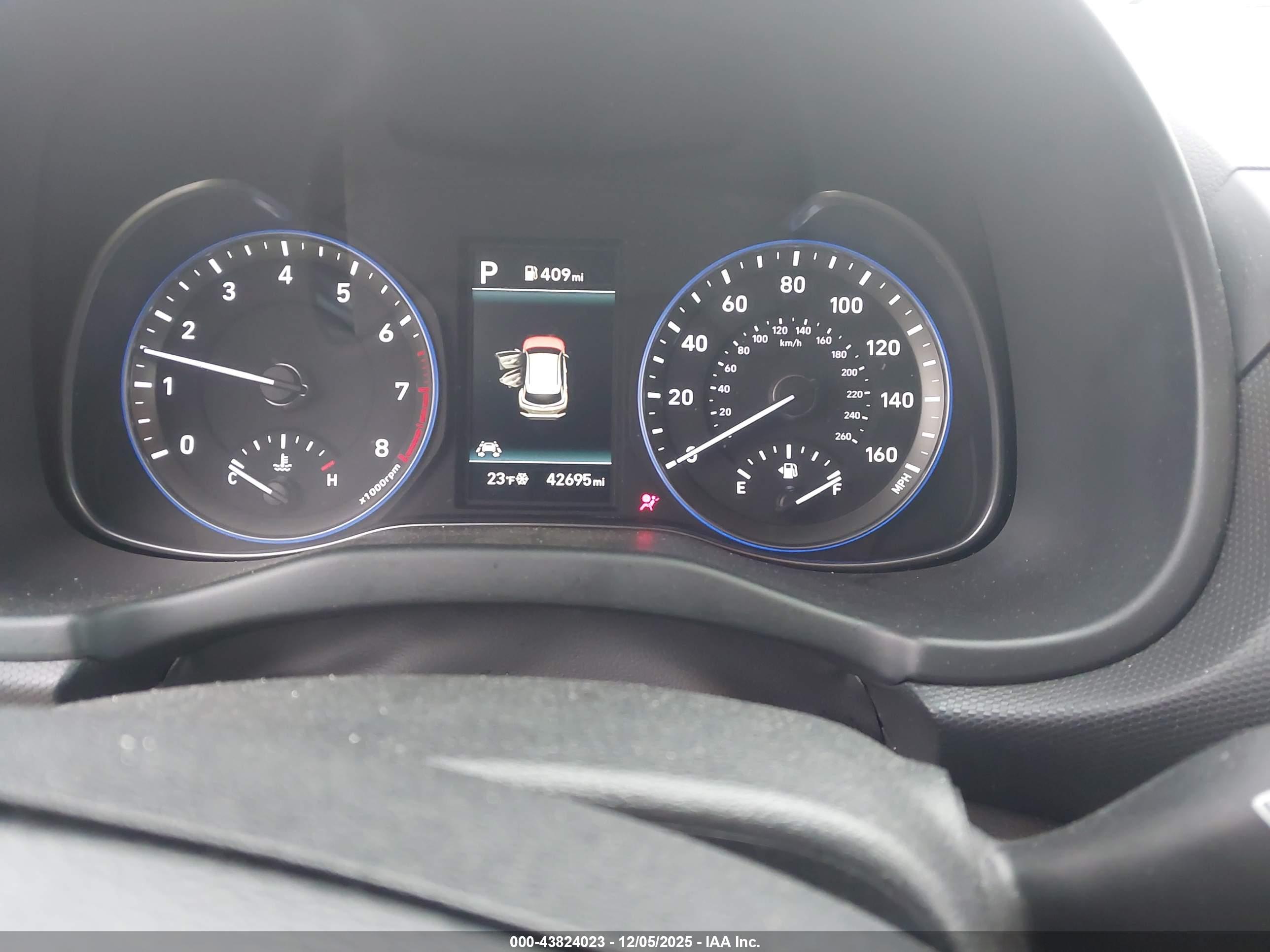 HYUNDAI KONA image 7