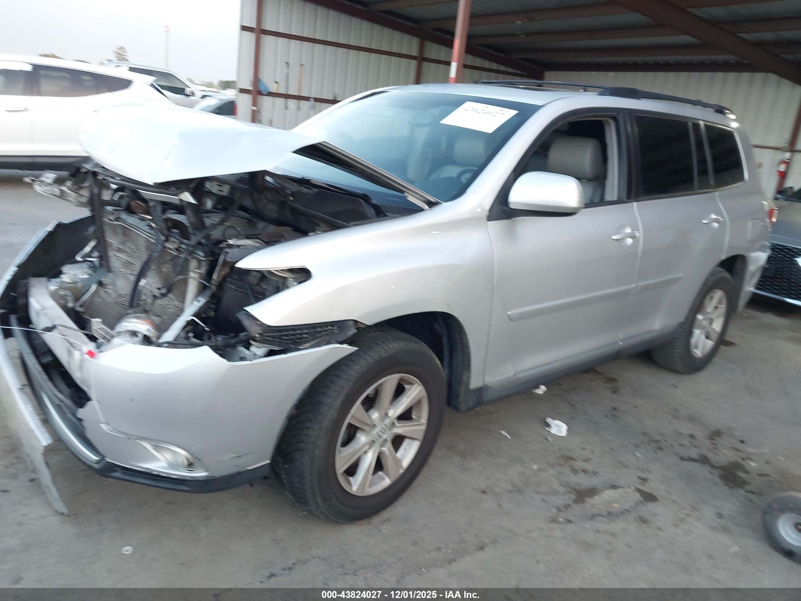 TOYOTA HIGHLANDER image 2