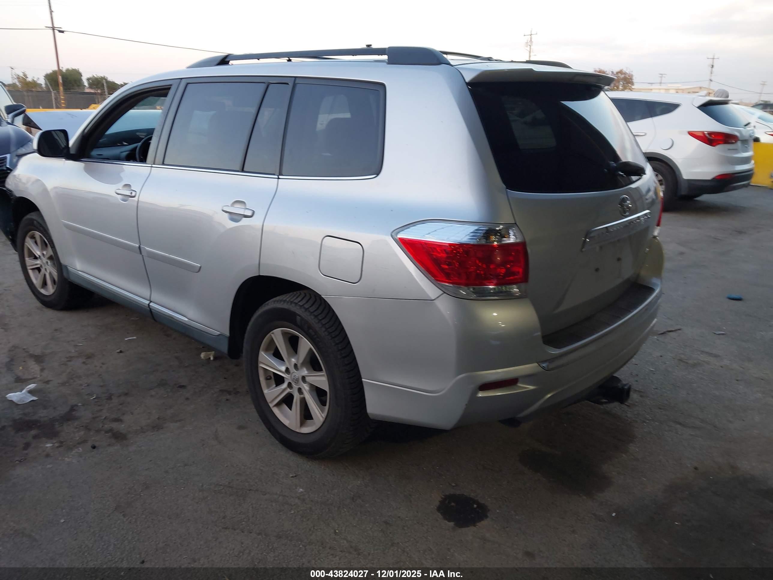 TOYOTA HIGHLANDER image 3