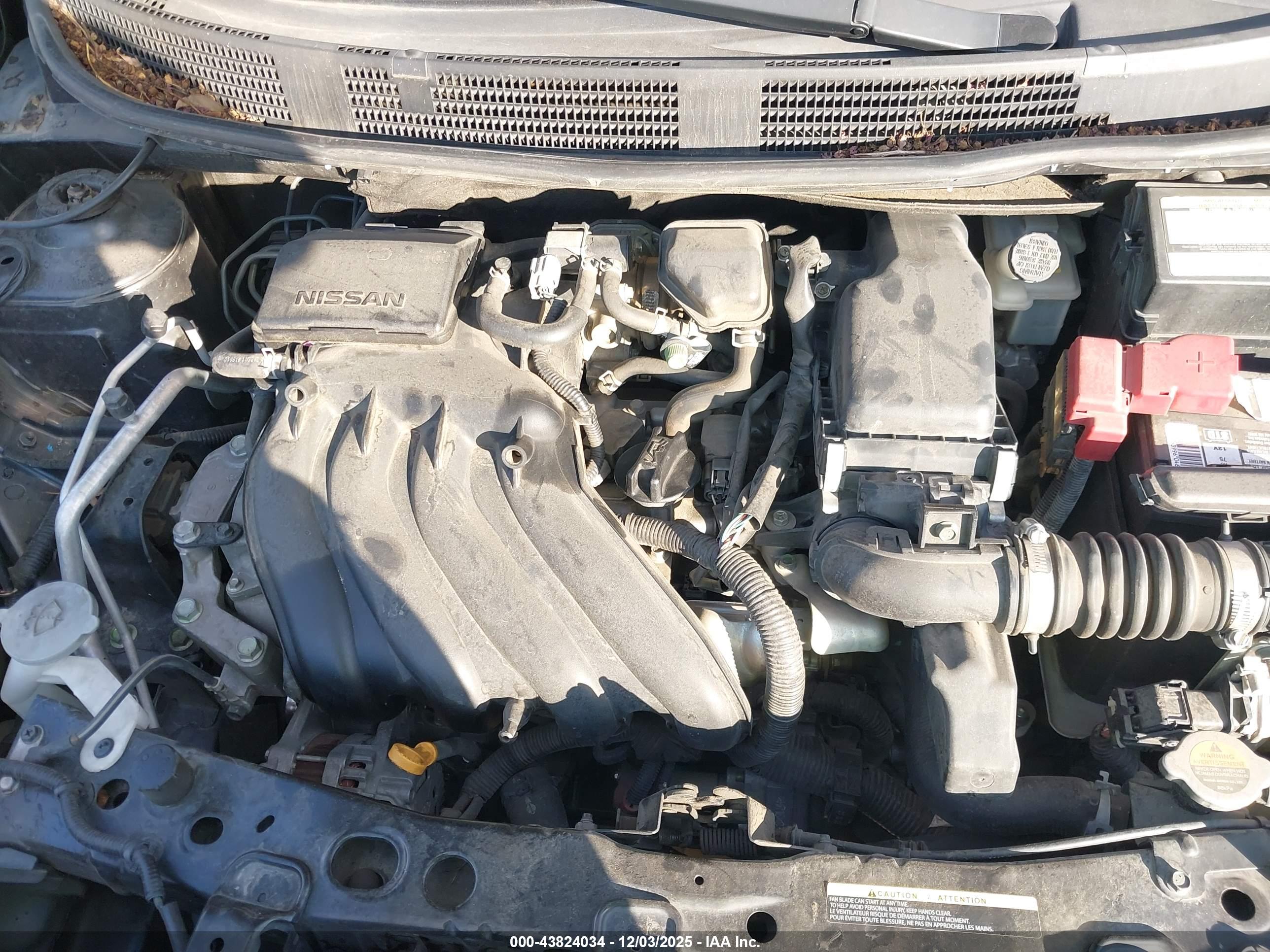 NISSAN VERSA image 10