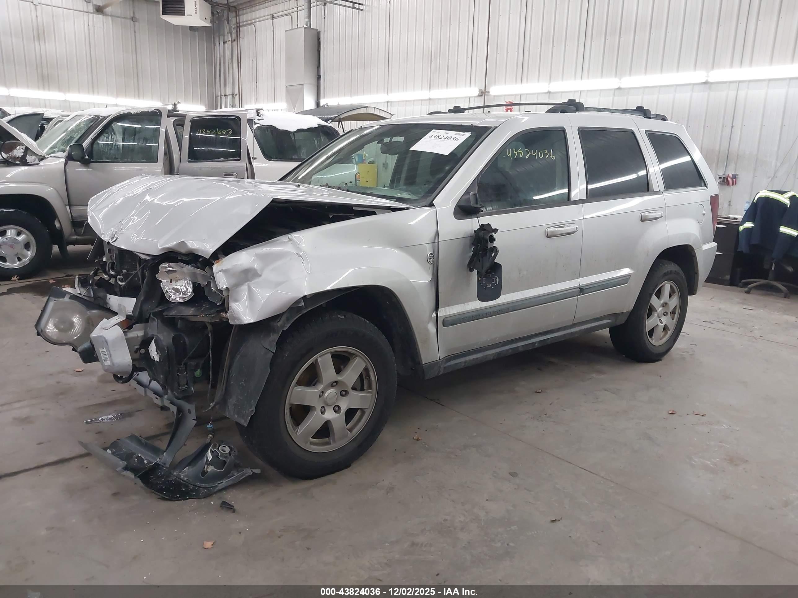 JEEP GRAND image 2