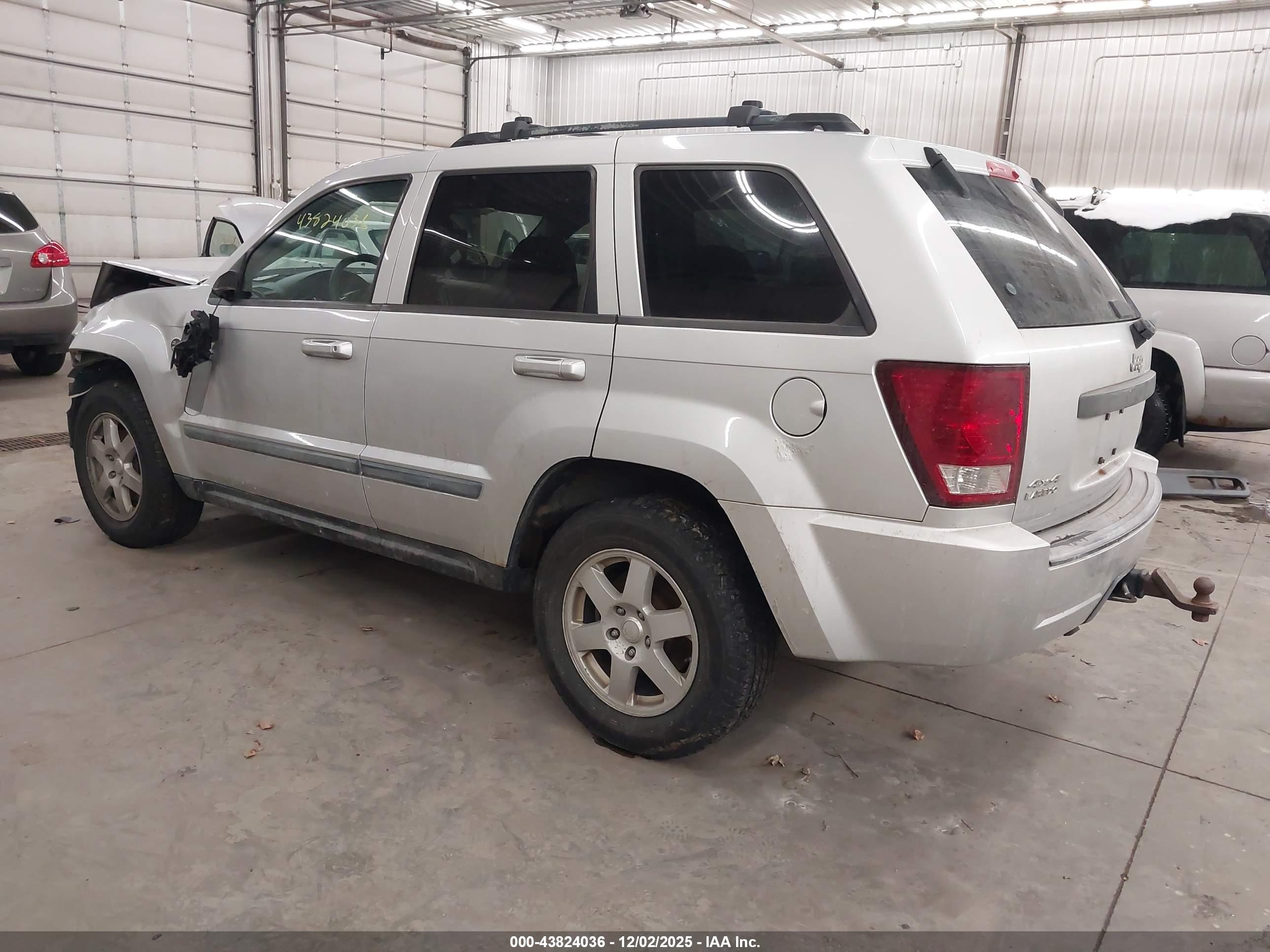 JEEP GRAND image 3