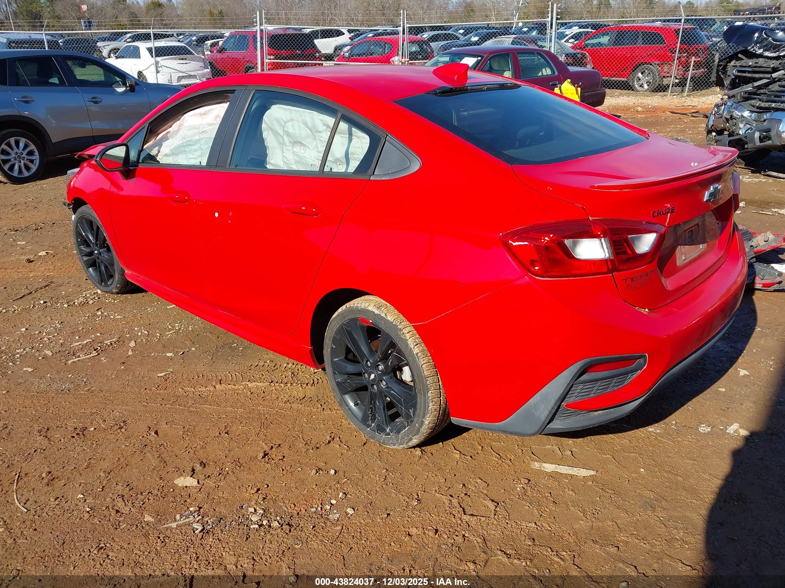 CHEVROLET CRUZE image 3