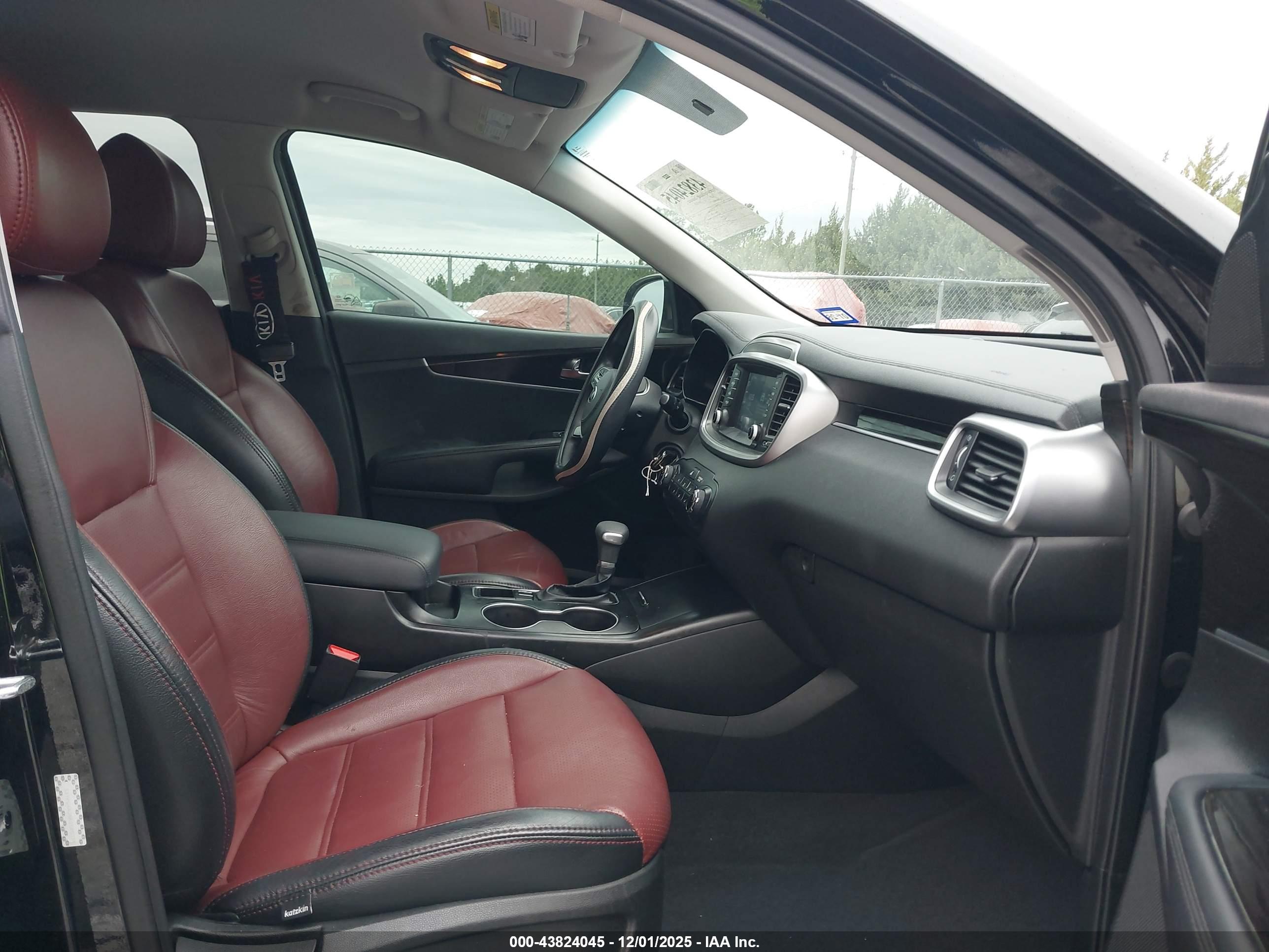 KIA SORENTO image 5