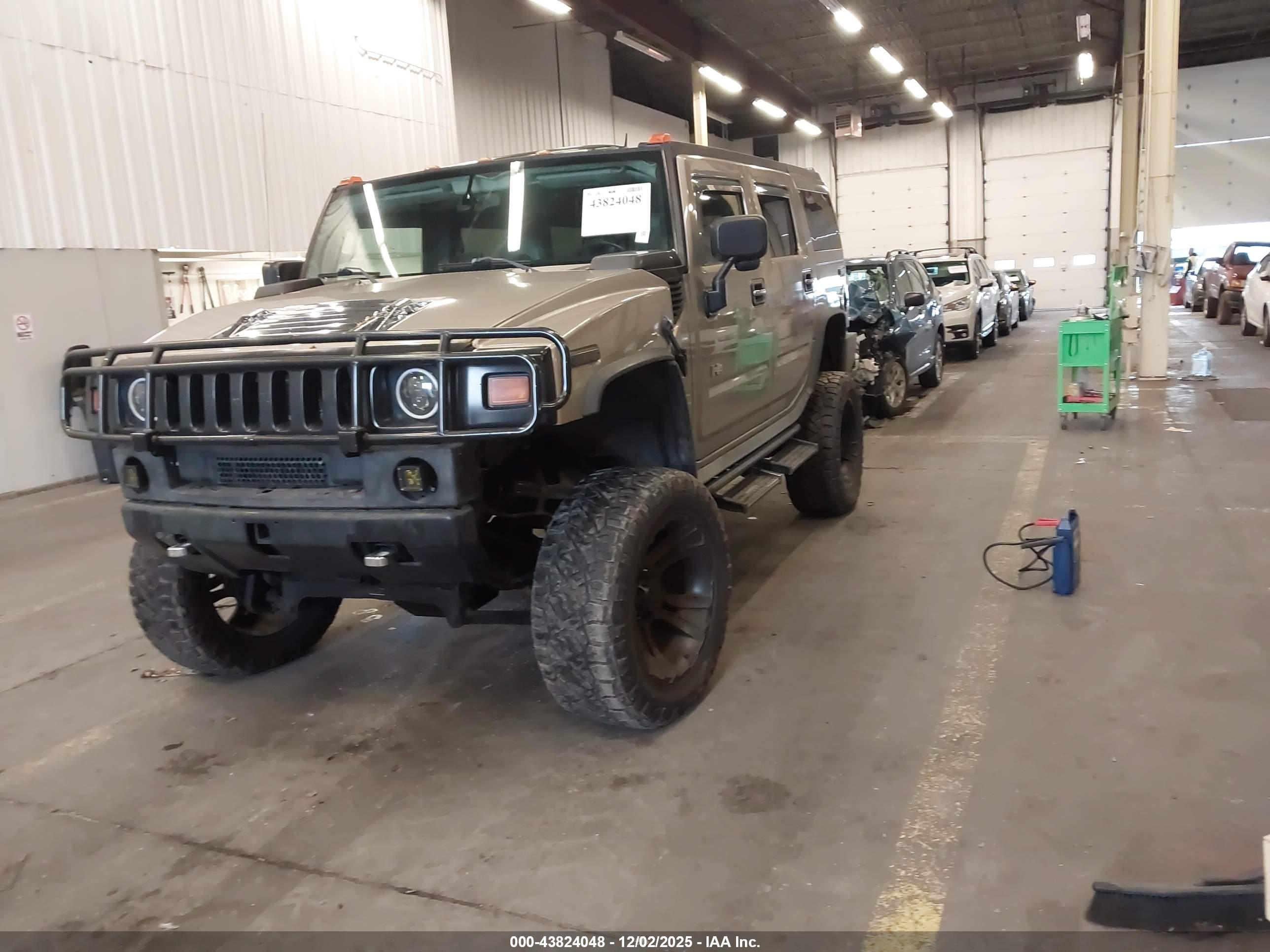 HUMMER H2 image 2
