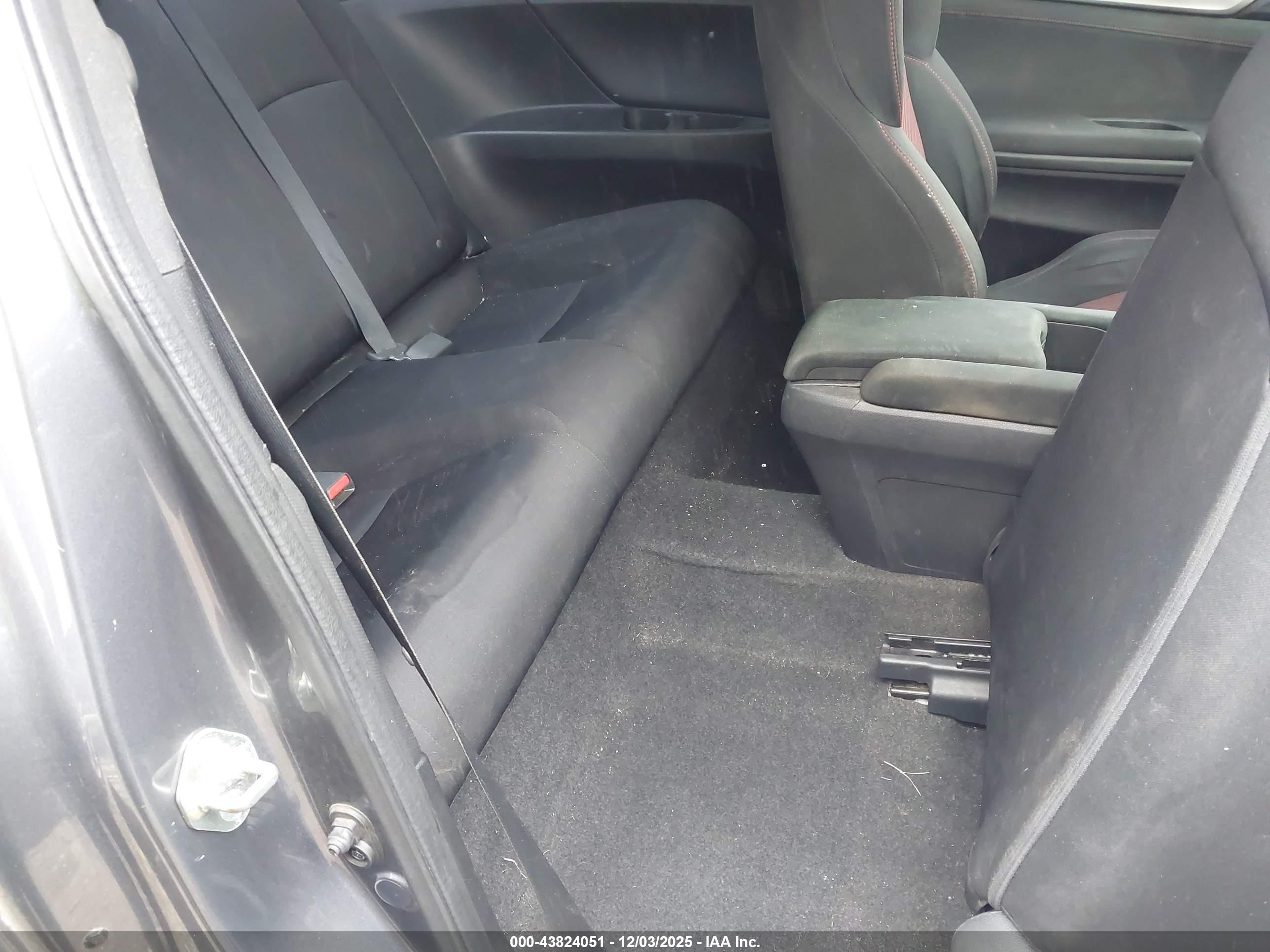HONDA CIVIC image 8