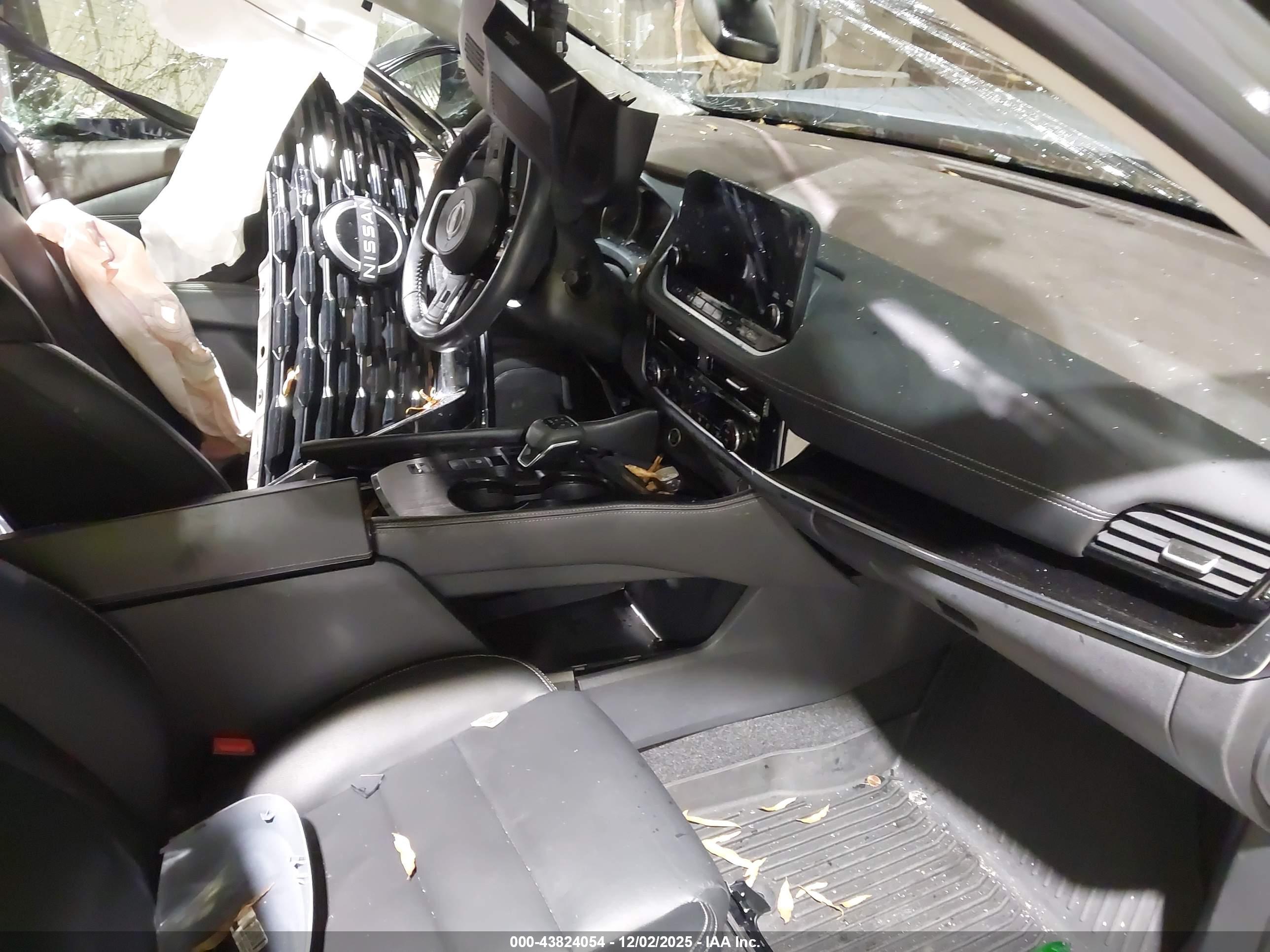 NISSAN ROGUE image 5