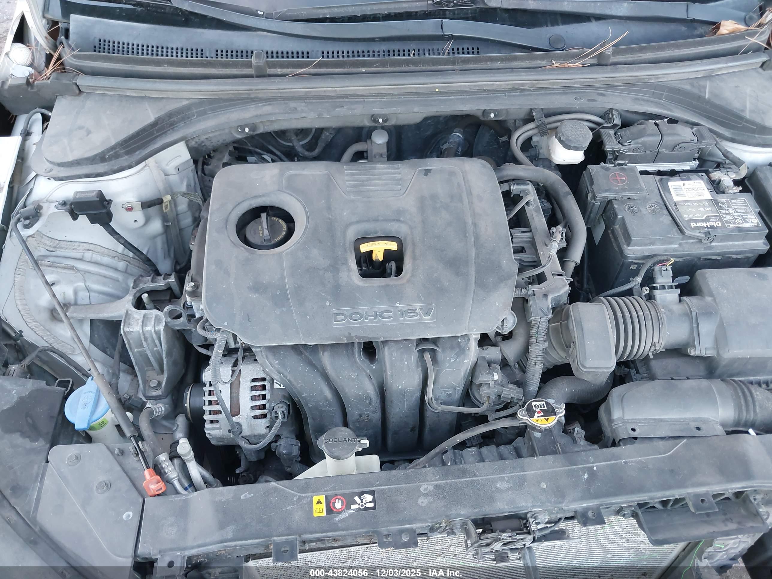 HYUNDAI ELANTRA image 10