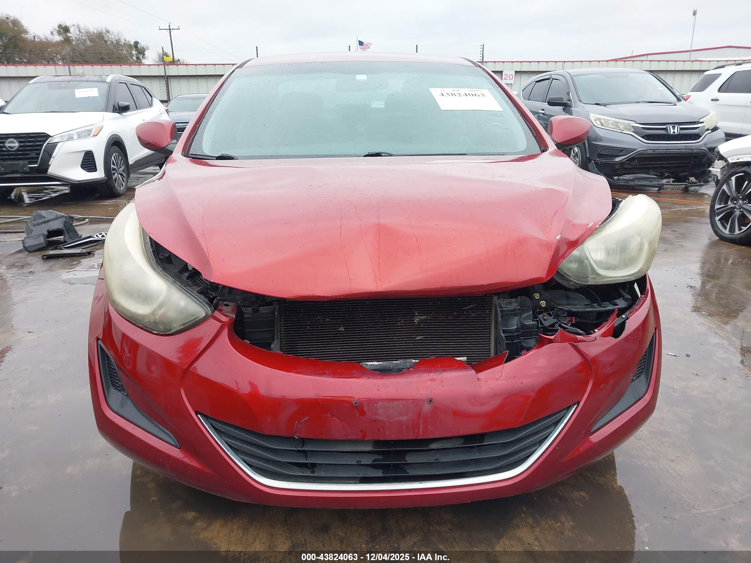 HYUNDAI ELANTRA image 6