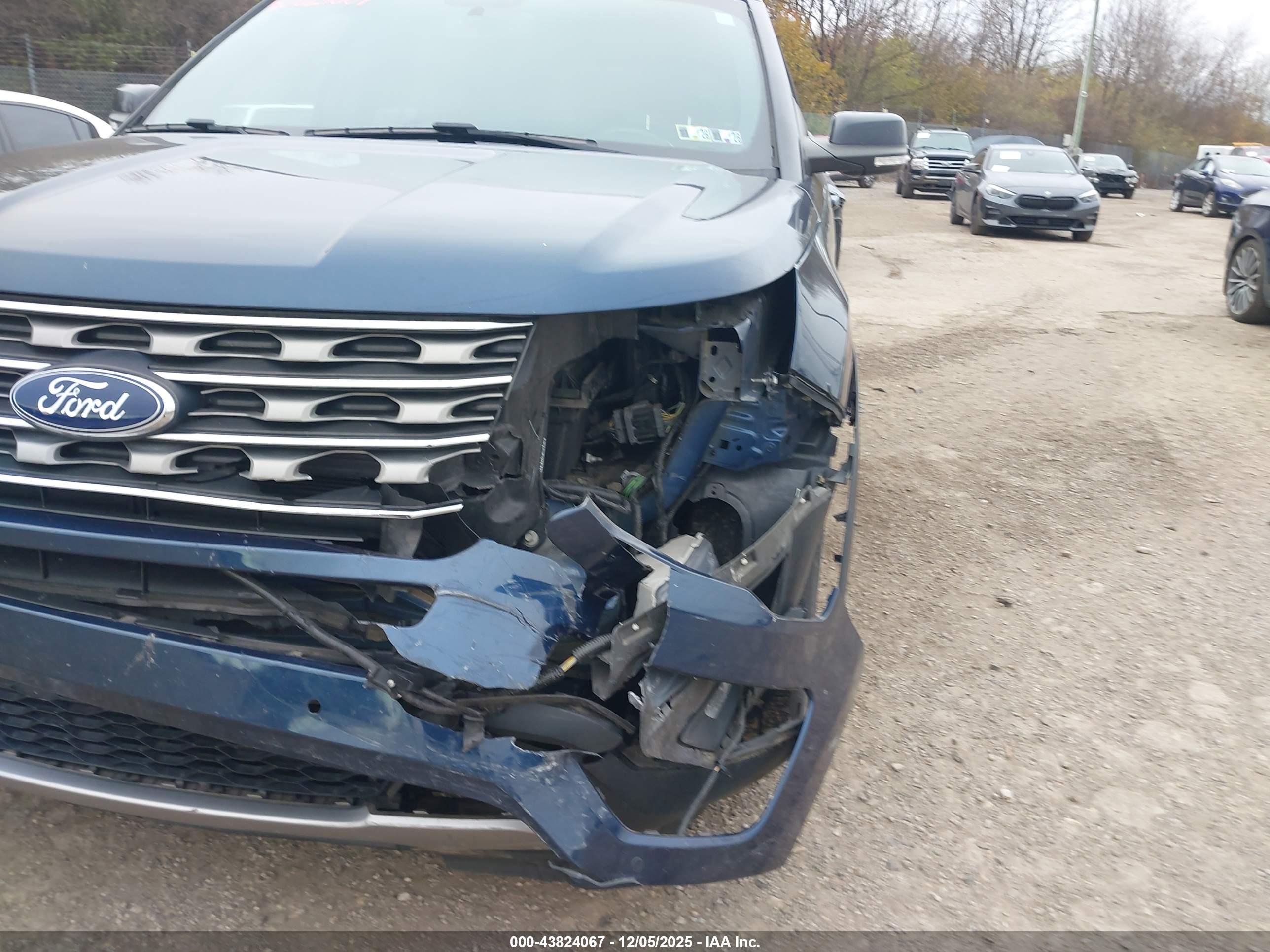 FORD EXPLORER image 6