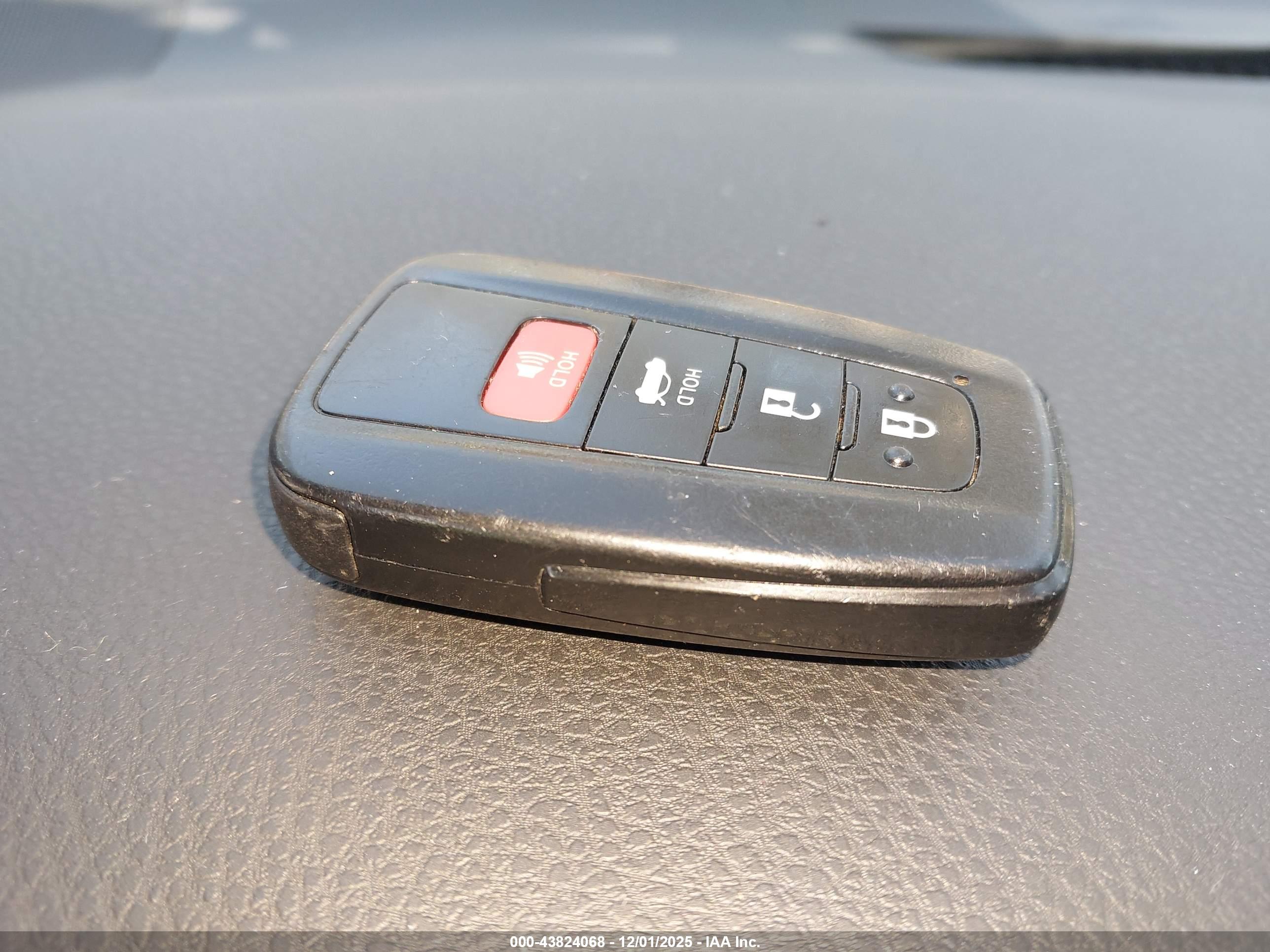 TOYOTA CAMRY image 11