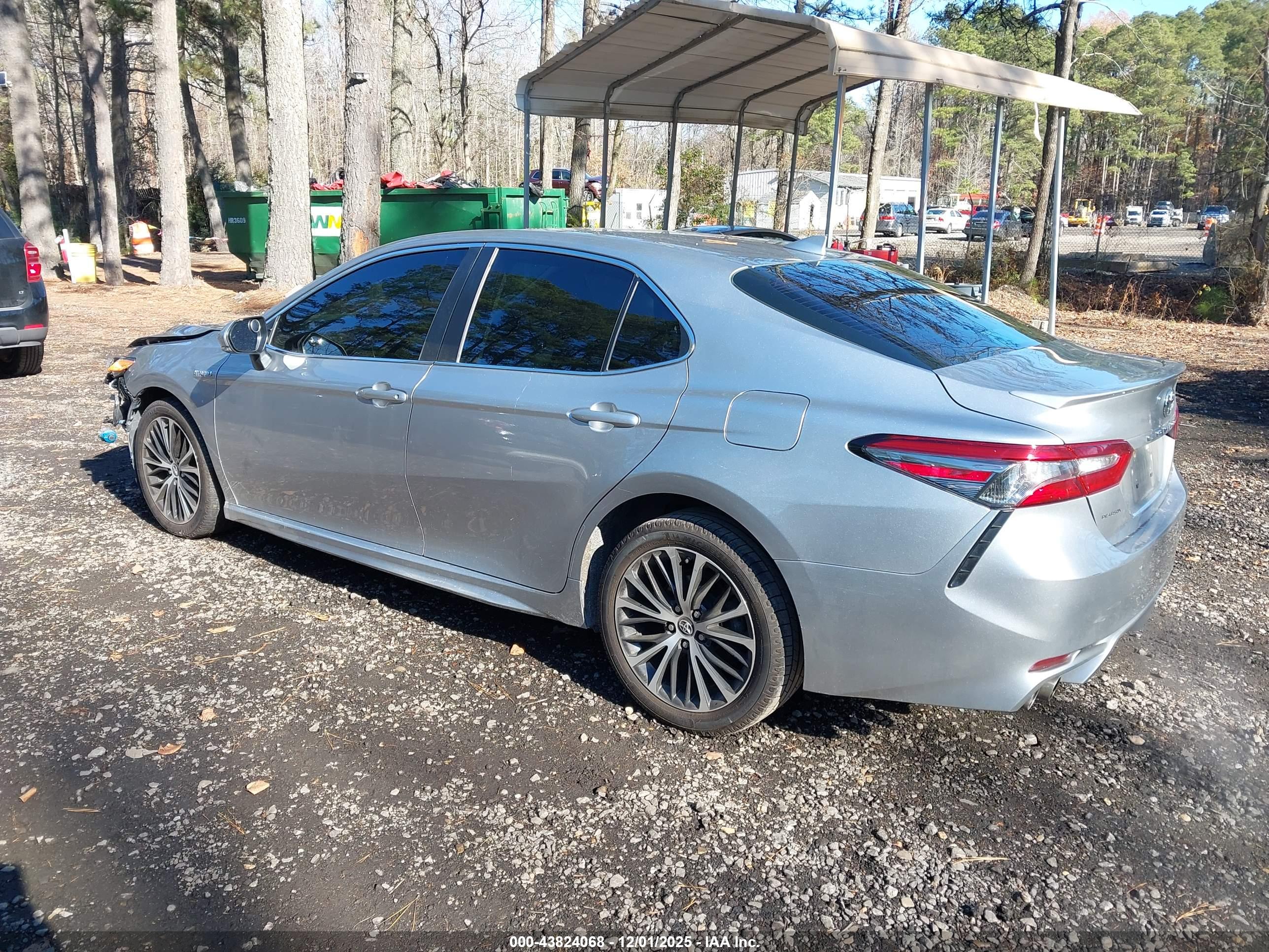 TOYOTA CAMRY image 3