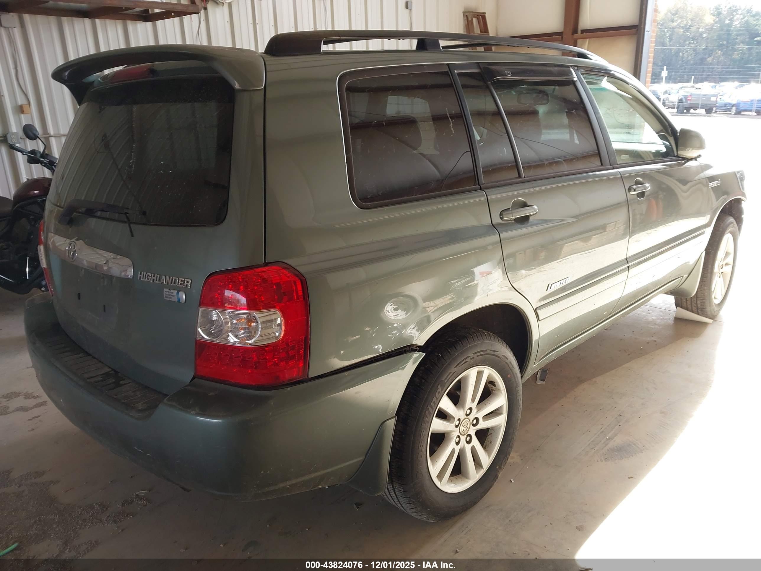 TOYOTA HIGHLANDER image 4
