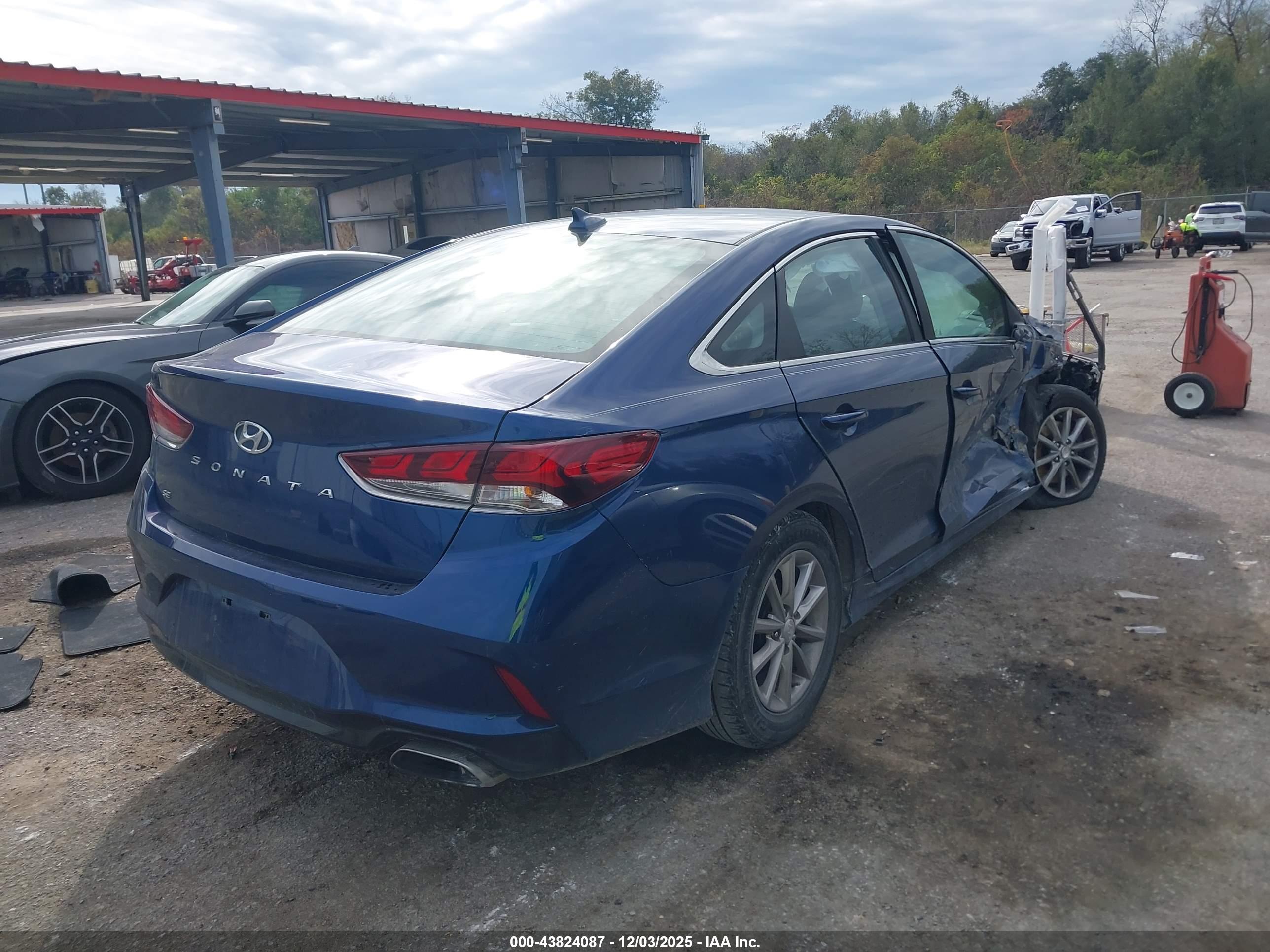 HYUNDAI SONATA image 4