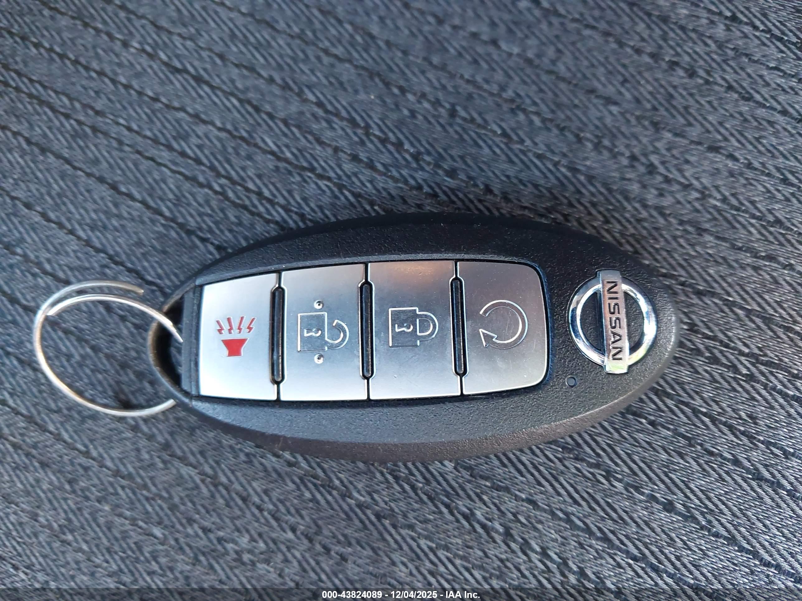 NISSAN ROGUE image 11