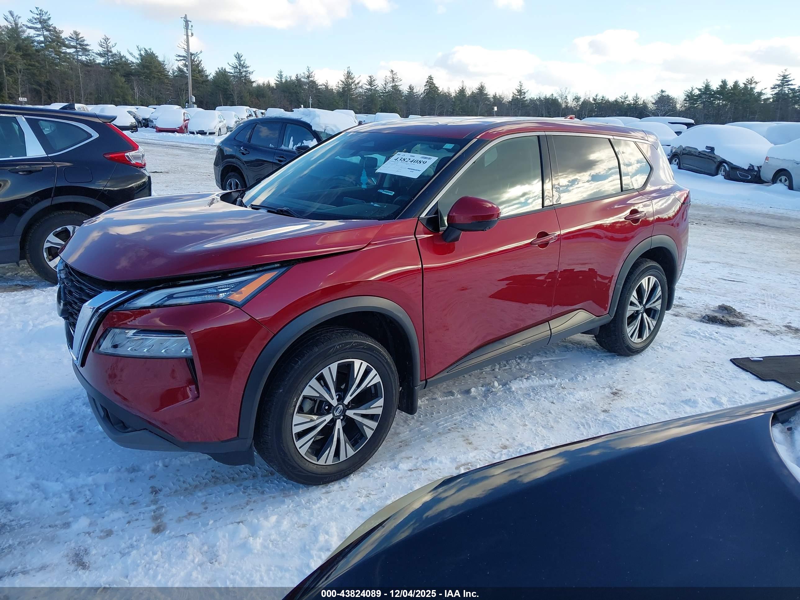 NISSAN ROGUE image 2
