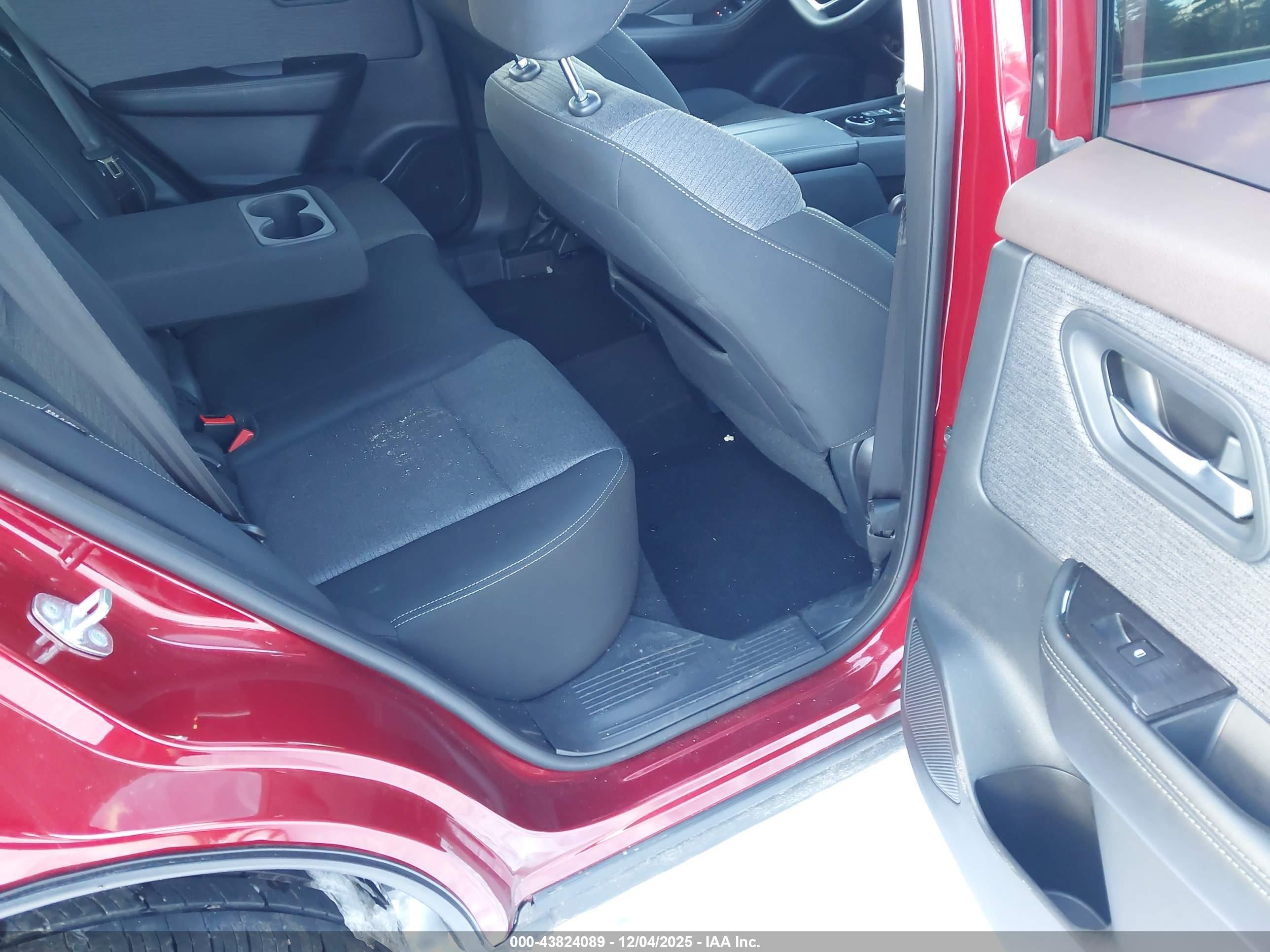NISSAN ROGUE image 8