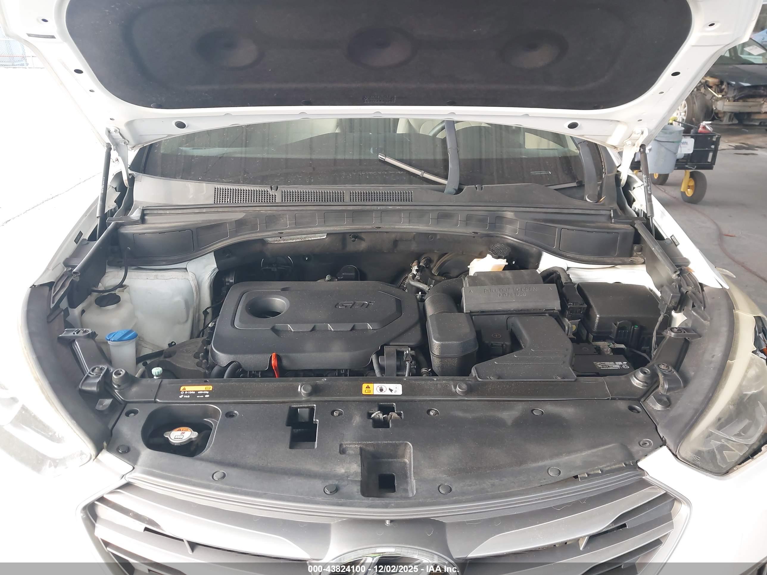 HYUNDAI SANTA image 10