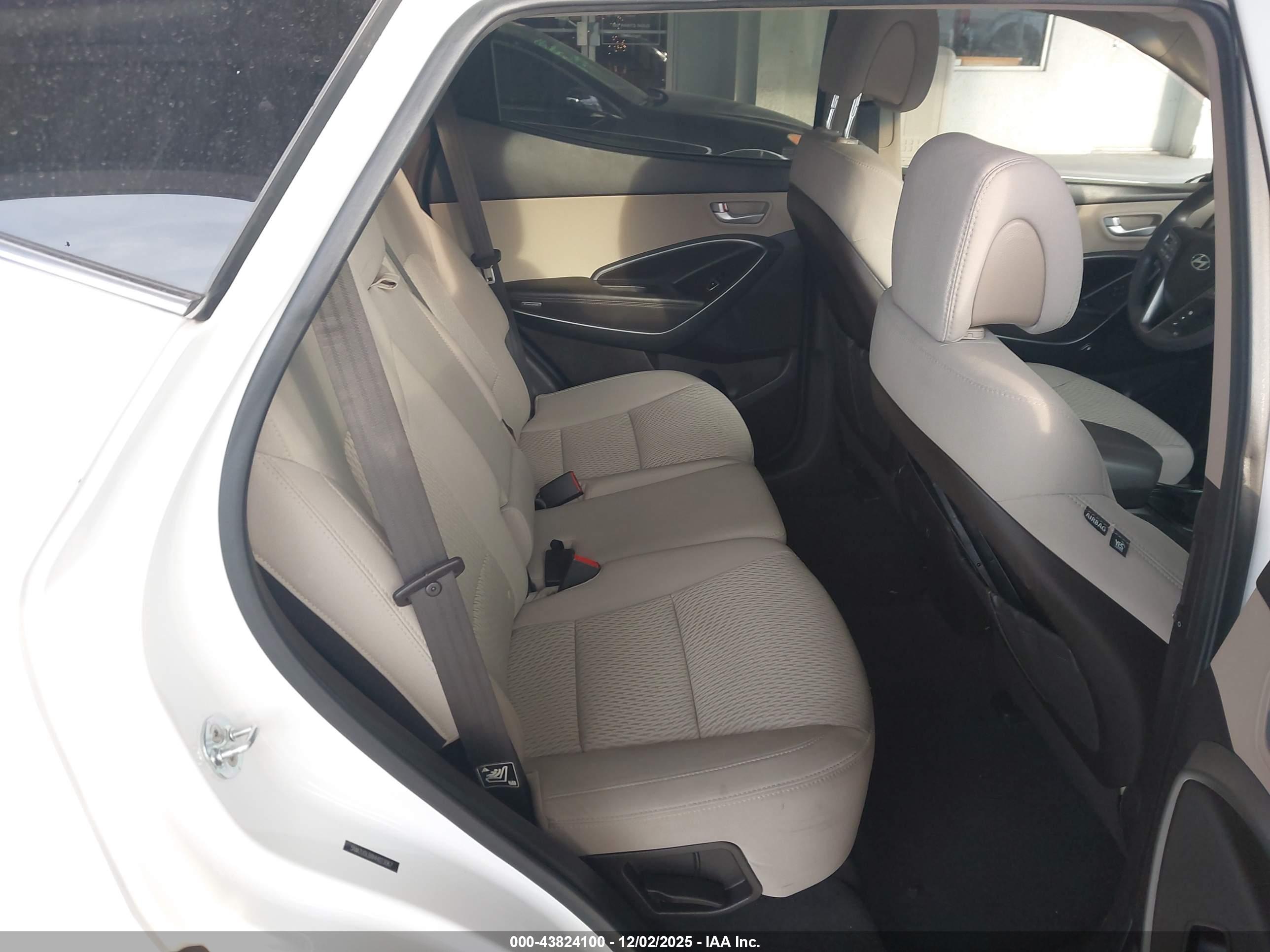 HYUNDAI SANTA image 8