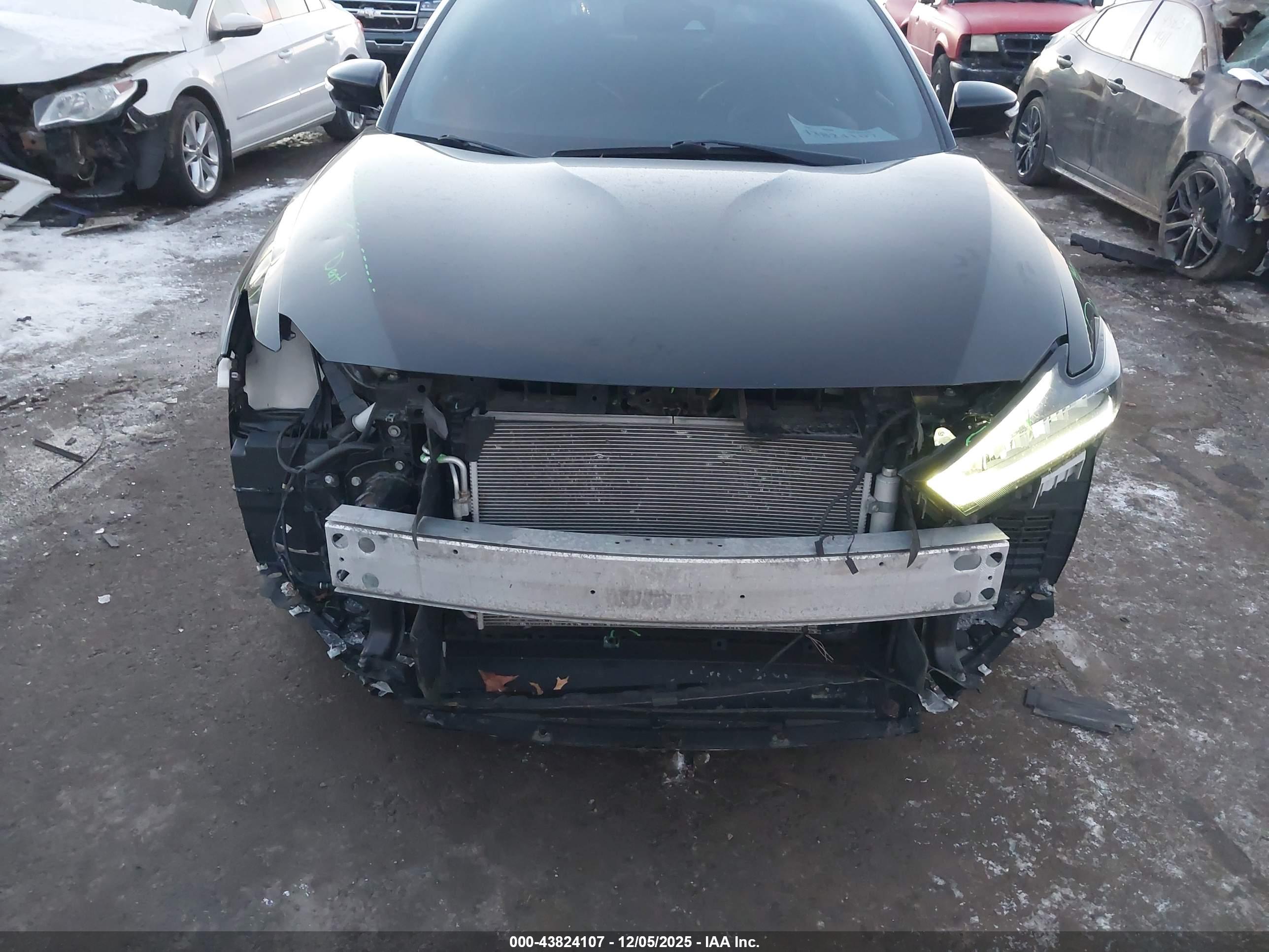 NISSAN MAXIMA image 6