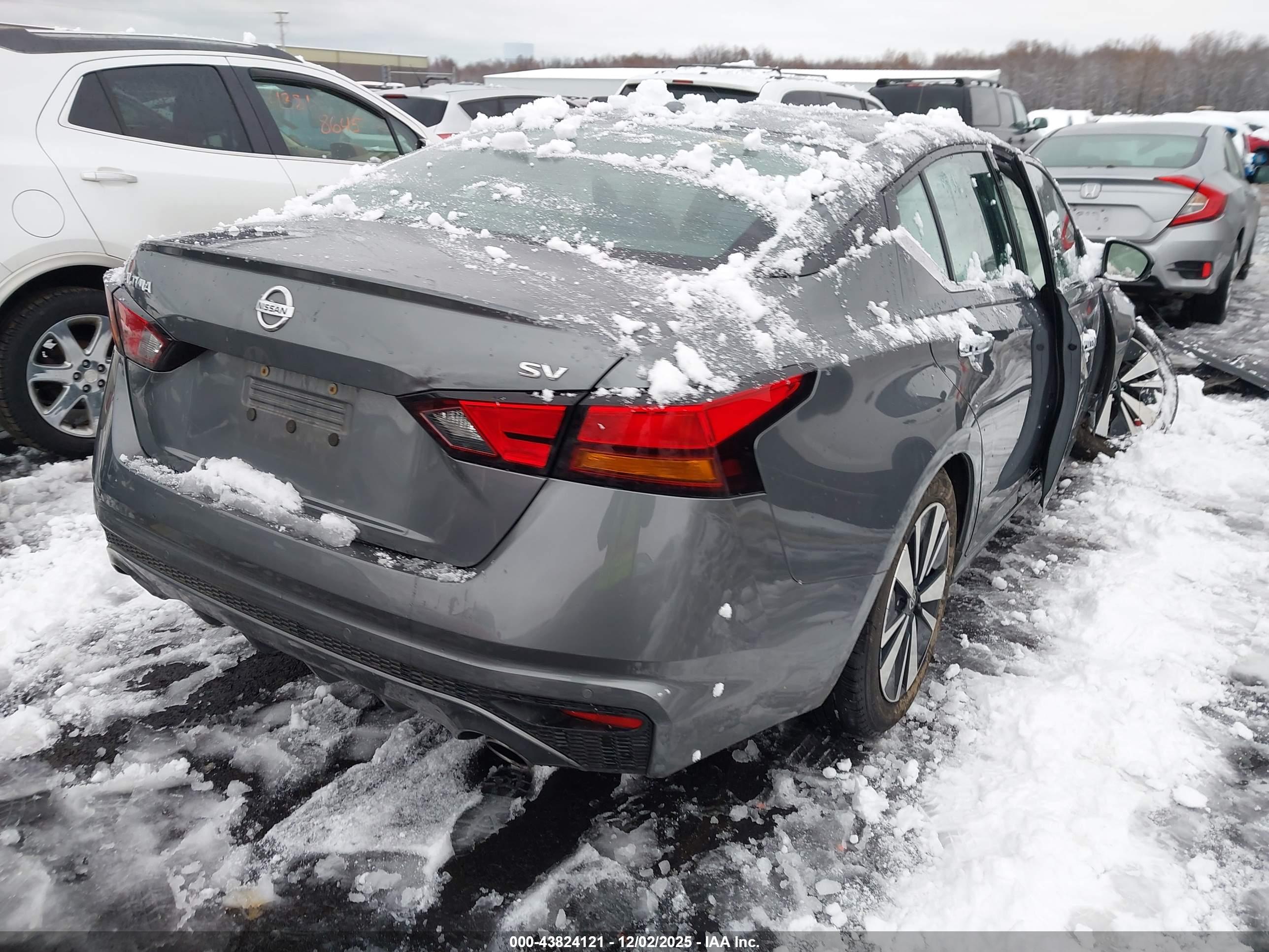 NISSAN ALTIMA image 4