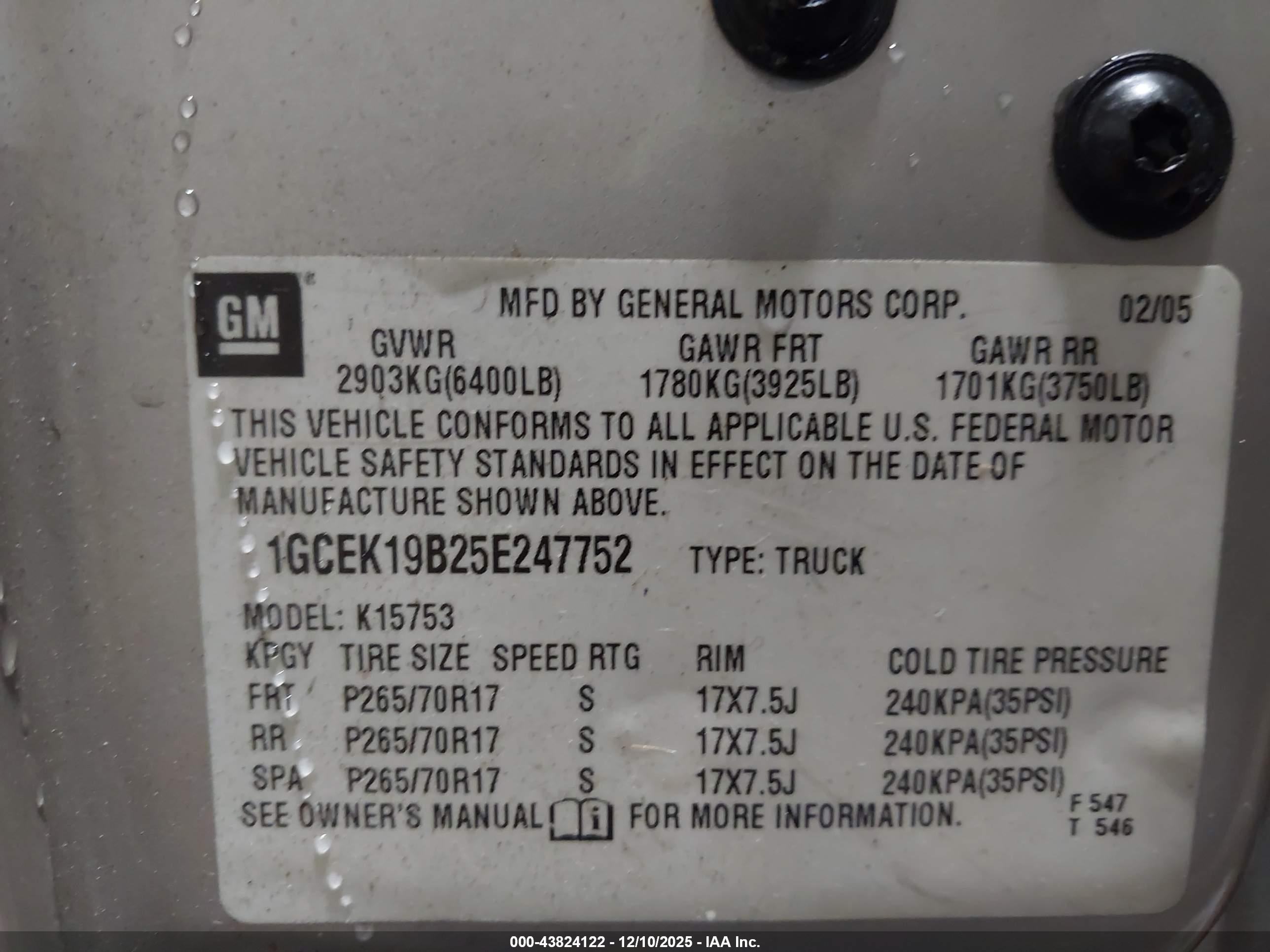 CHEVROLET SILVERADO image 9