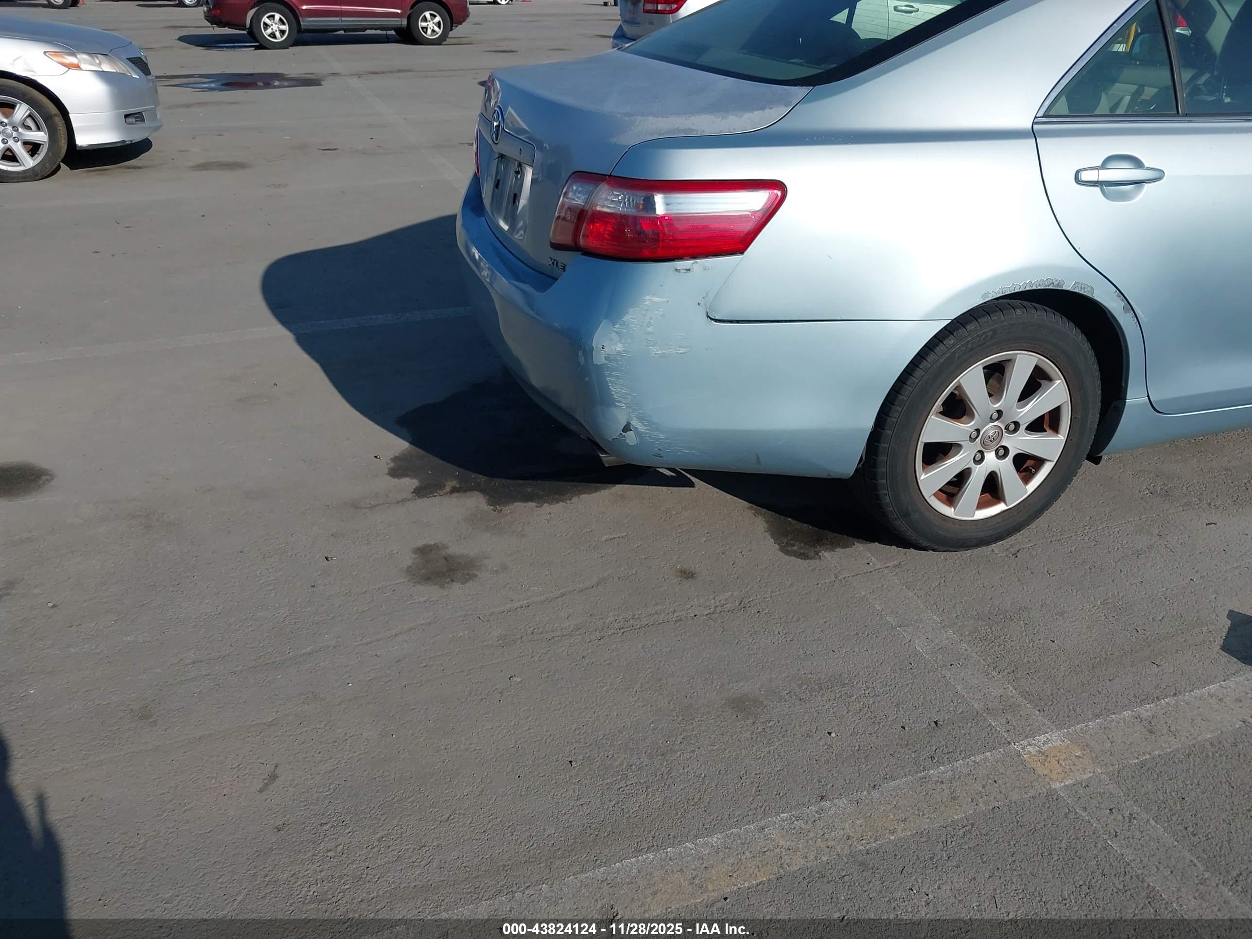 TOYOTA CAMRY image 6
