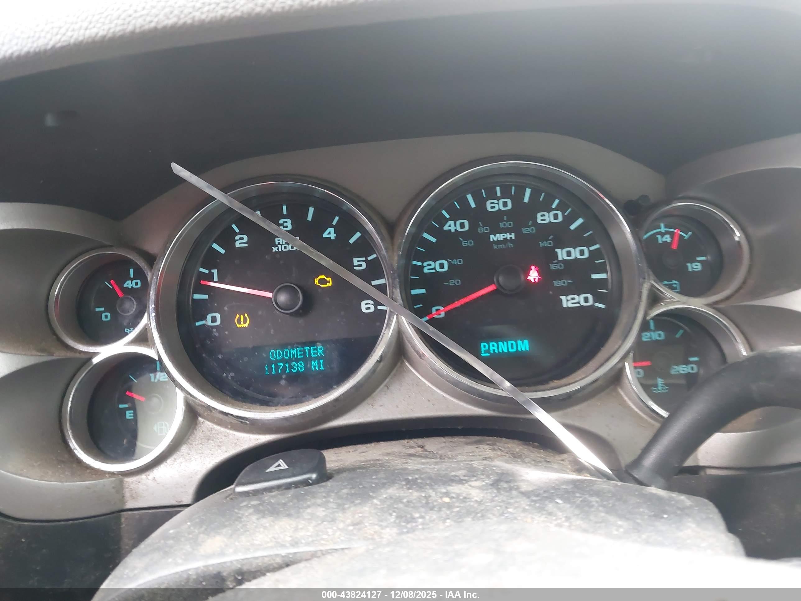 CHEVROLET SILVERADO image 7