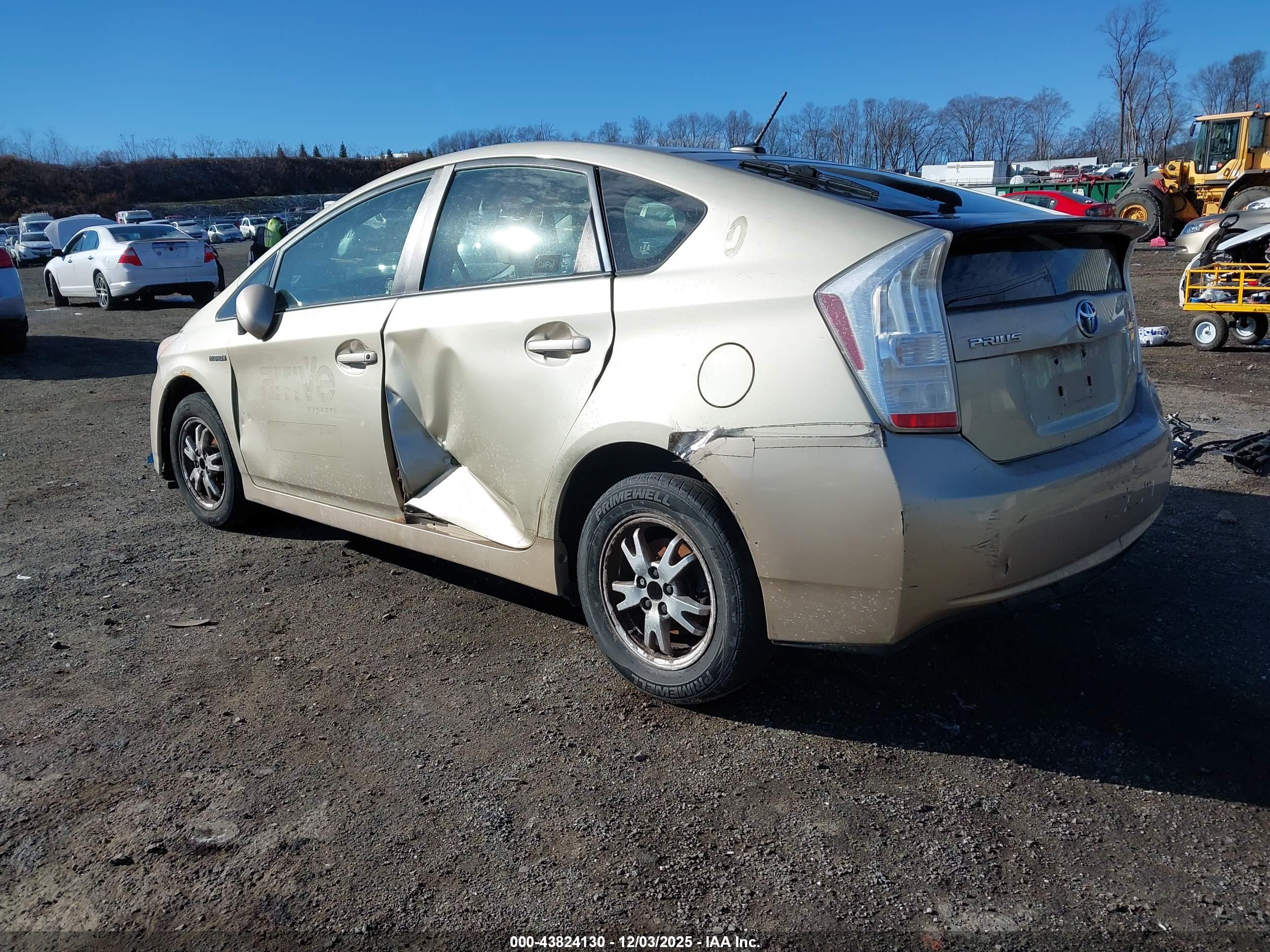 TOYOTA PRIUS image 3