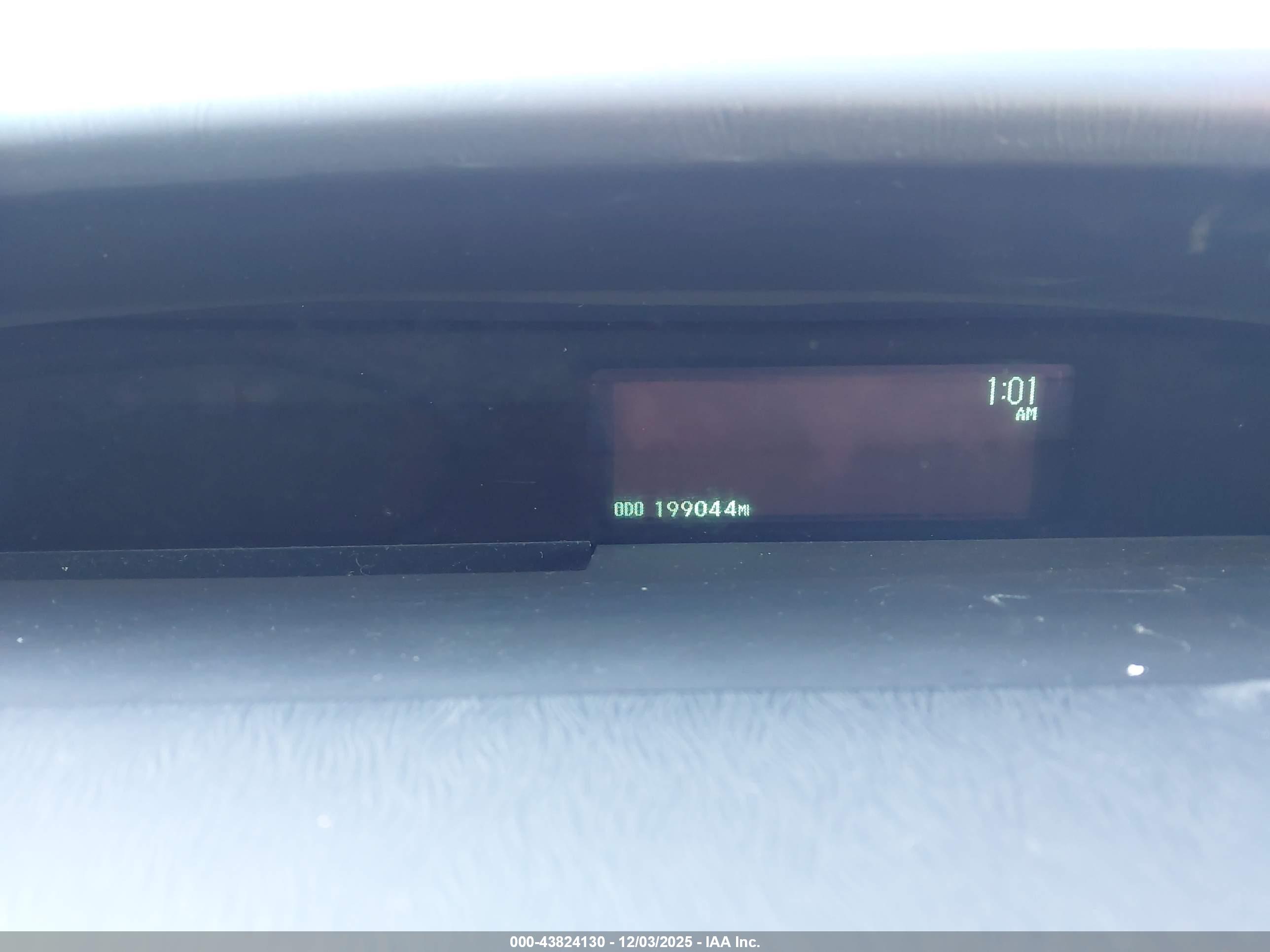 TOYOTA PRIUS image 7