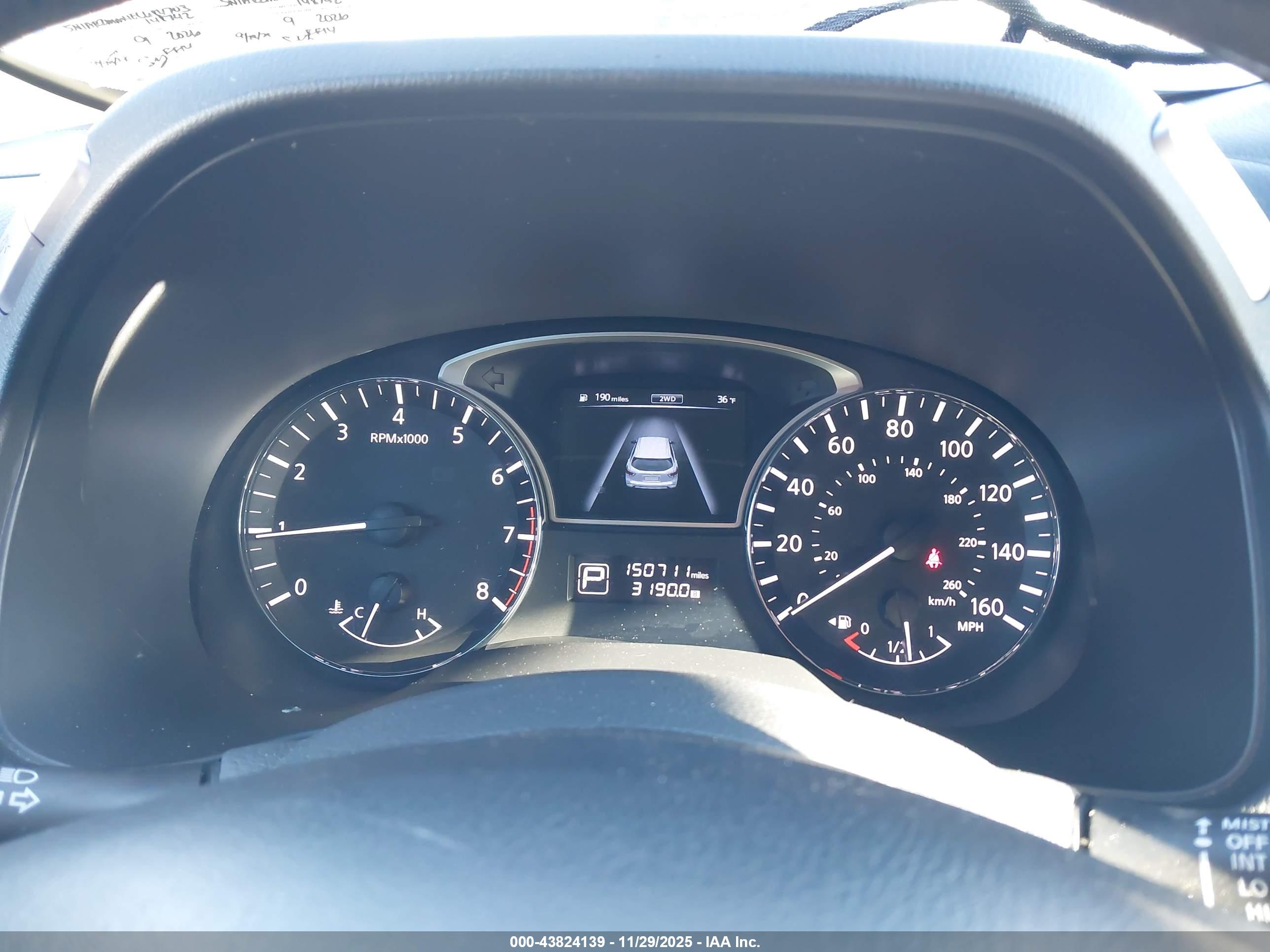 NISSAN PATHFINDER image 7