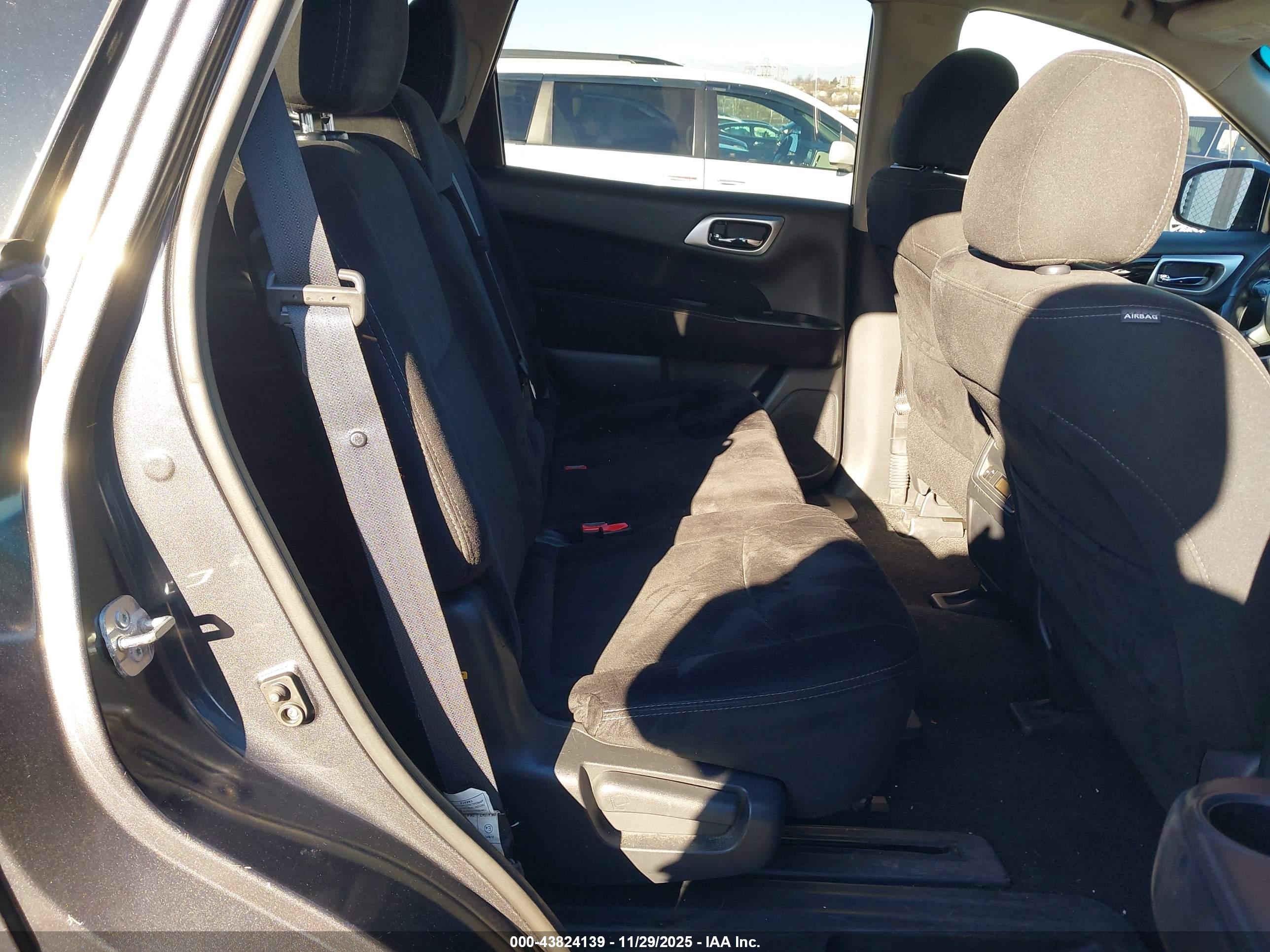 NISSAN PATHFINDER image 8