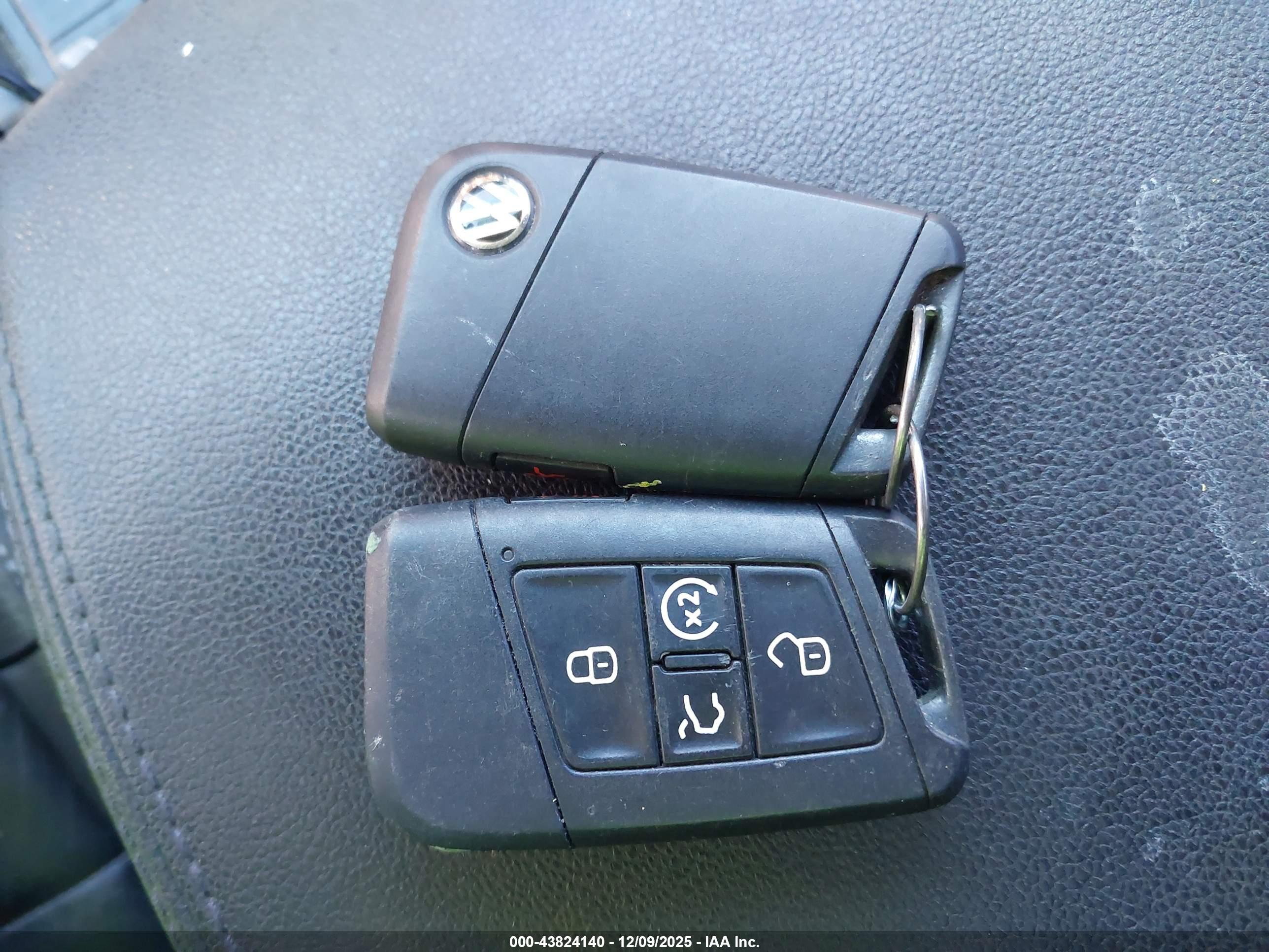 VOLKSWAGEN ATLAS image 11