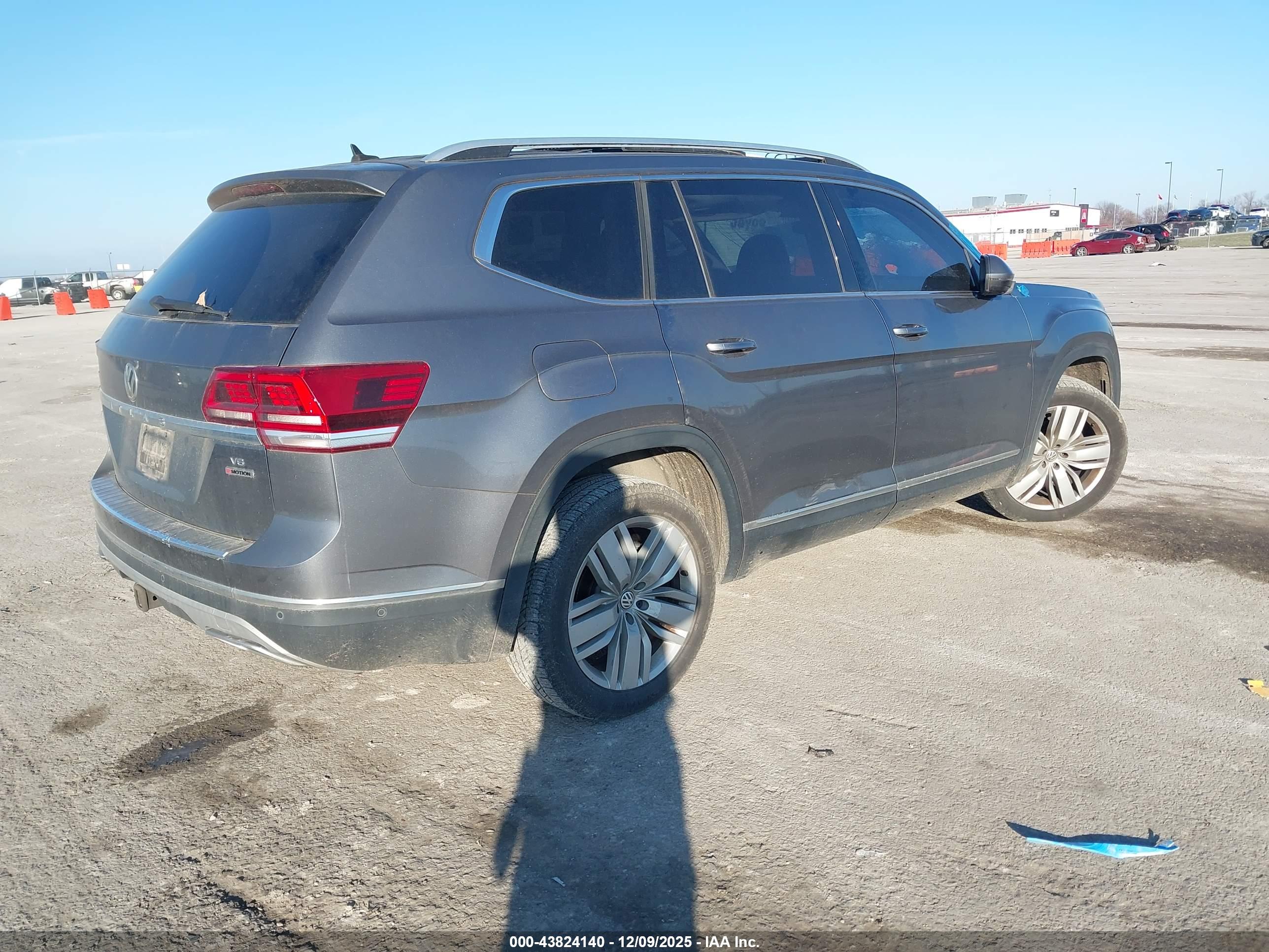 VOLKSWAGEN ATLAS image 4
