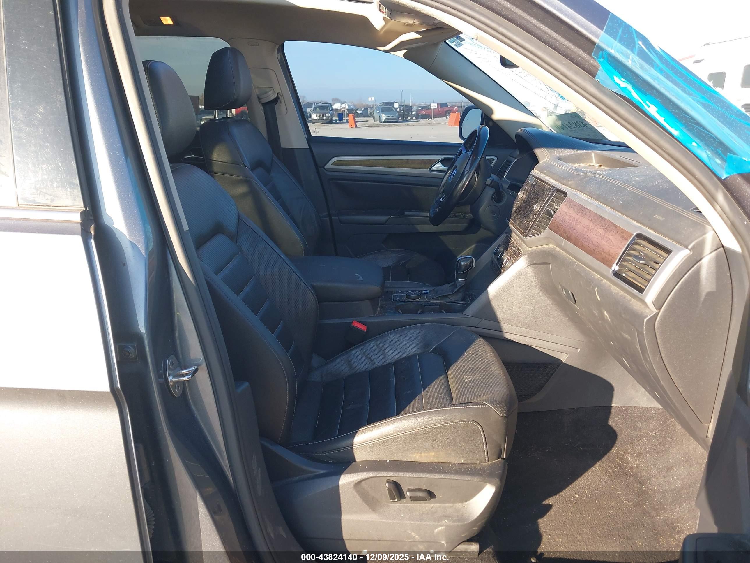 VOLKSWAGEN ATLAS image 5