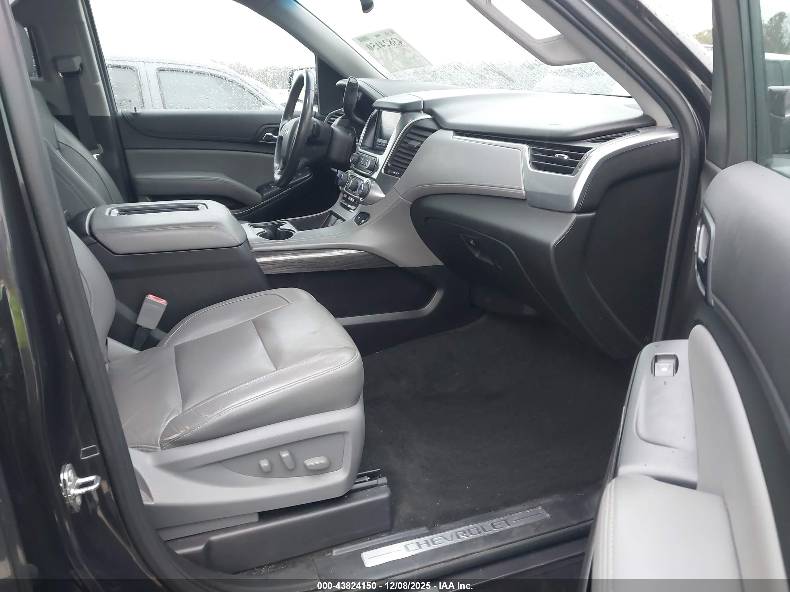 CHEVROLET TAHOE image 5