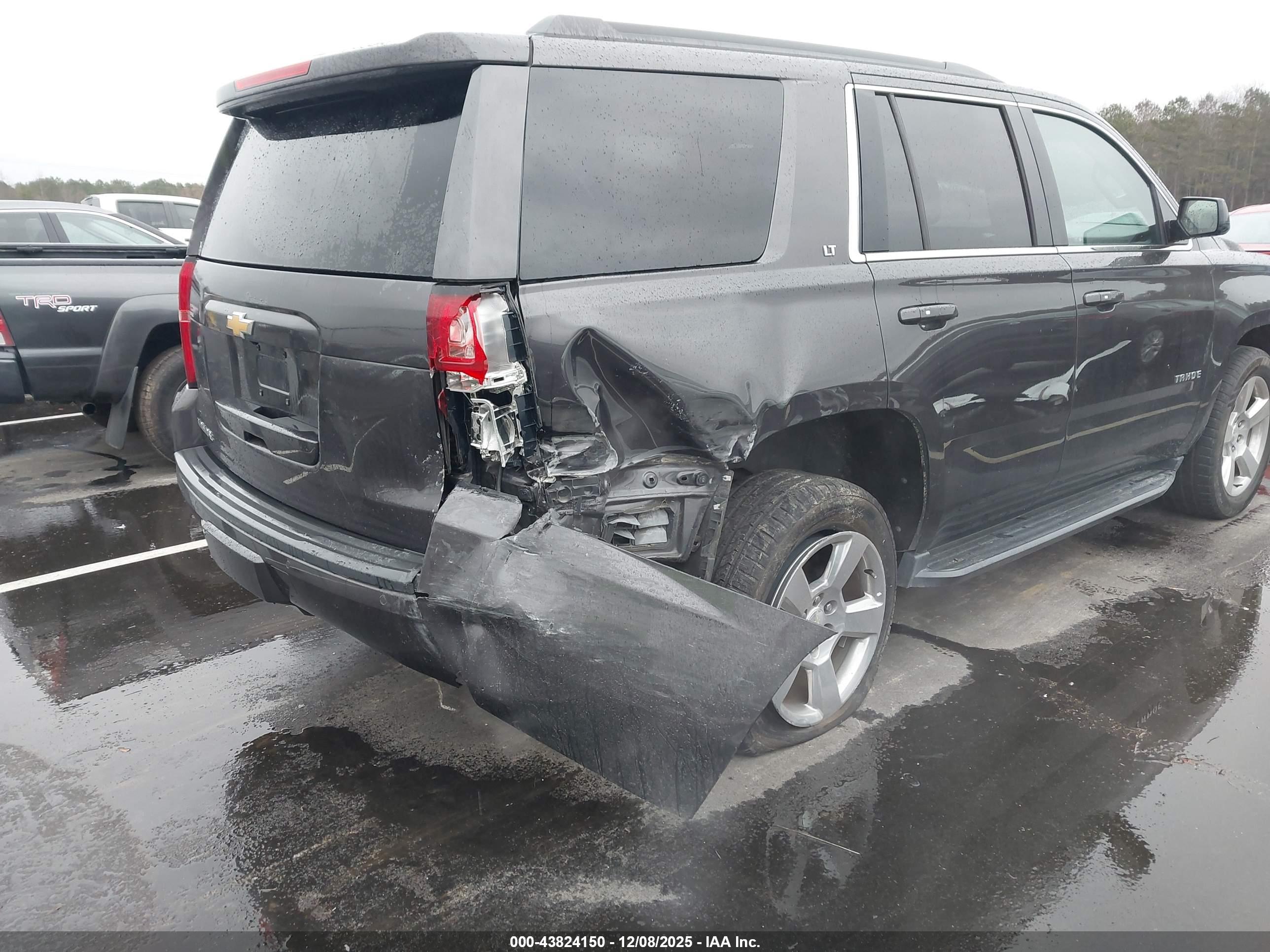 CHEVROLET TAHOE image 6