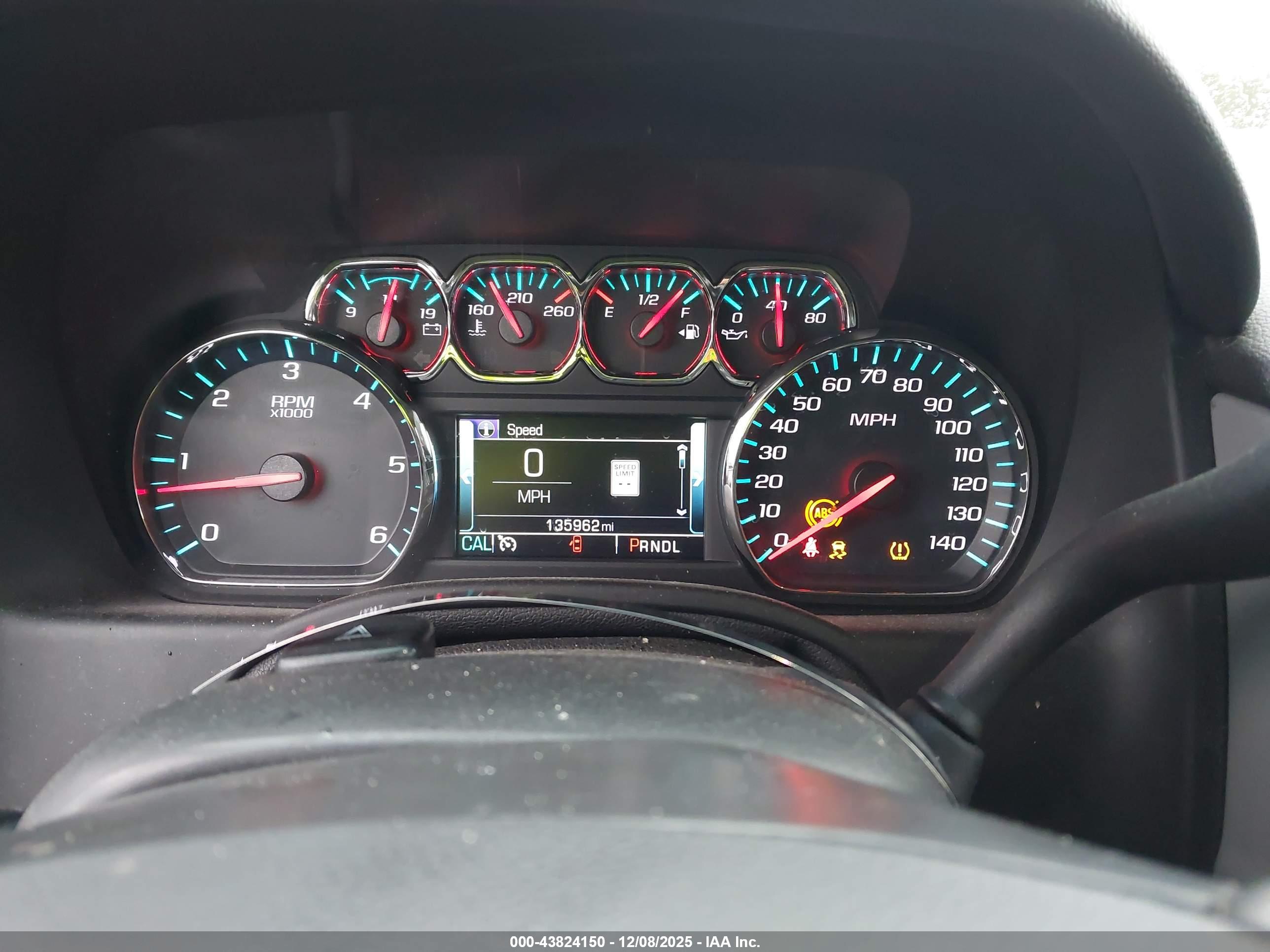 CHEVROLET TAHOE image 7