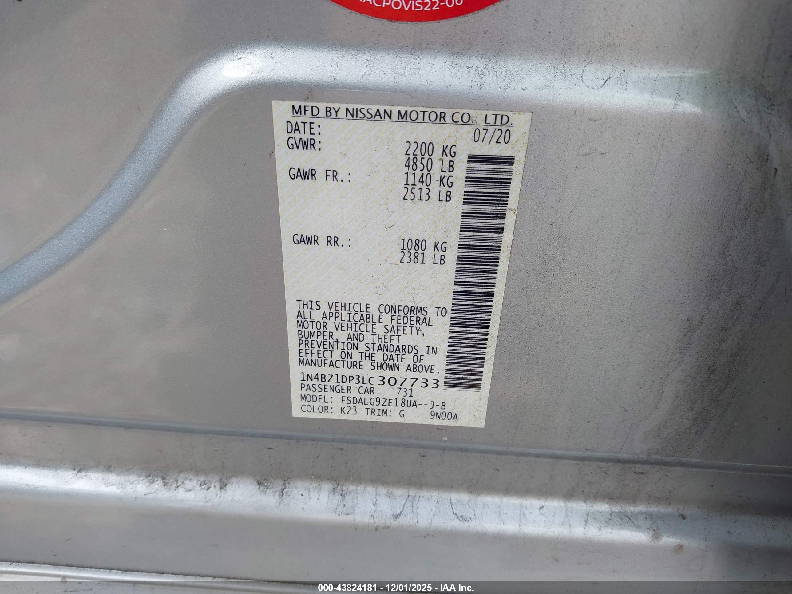NISSAN LEAF image 9