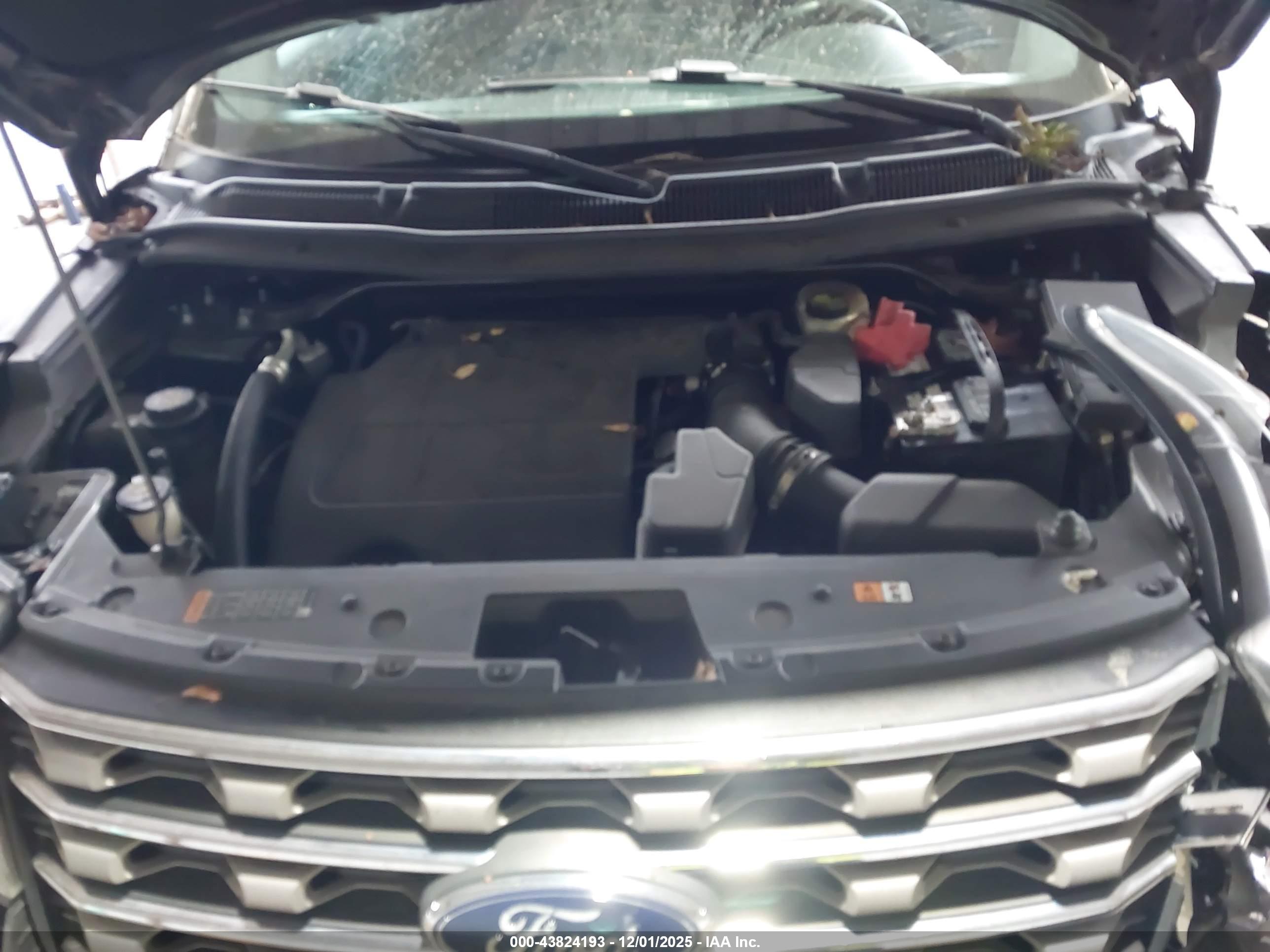 FORD EXPLORER image 10