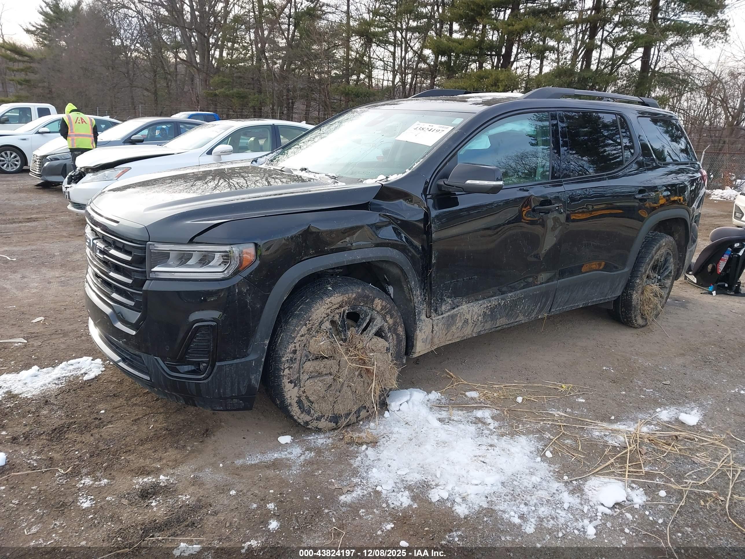 GMC ACADIA image 2