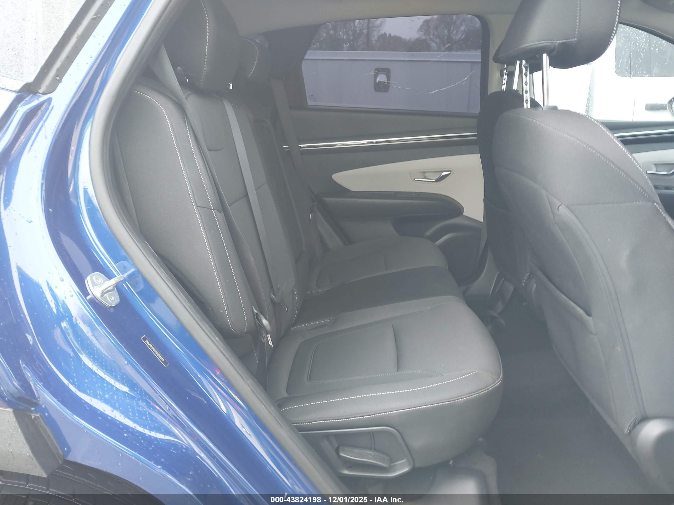 HYUNDAI TUCSON image 8