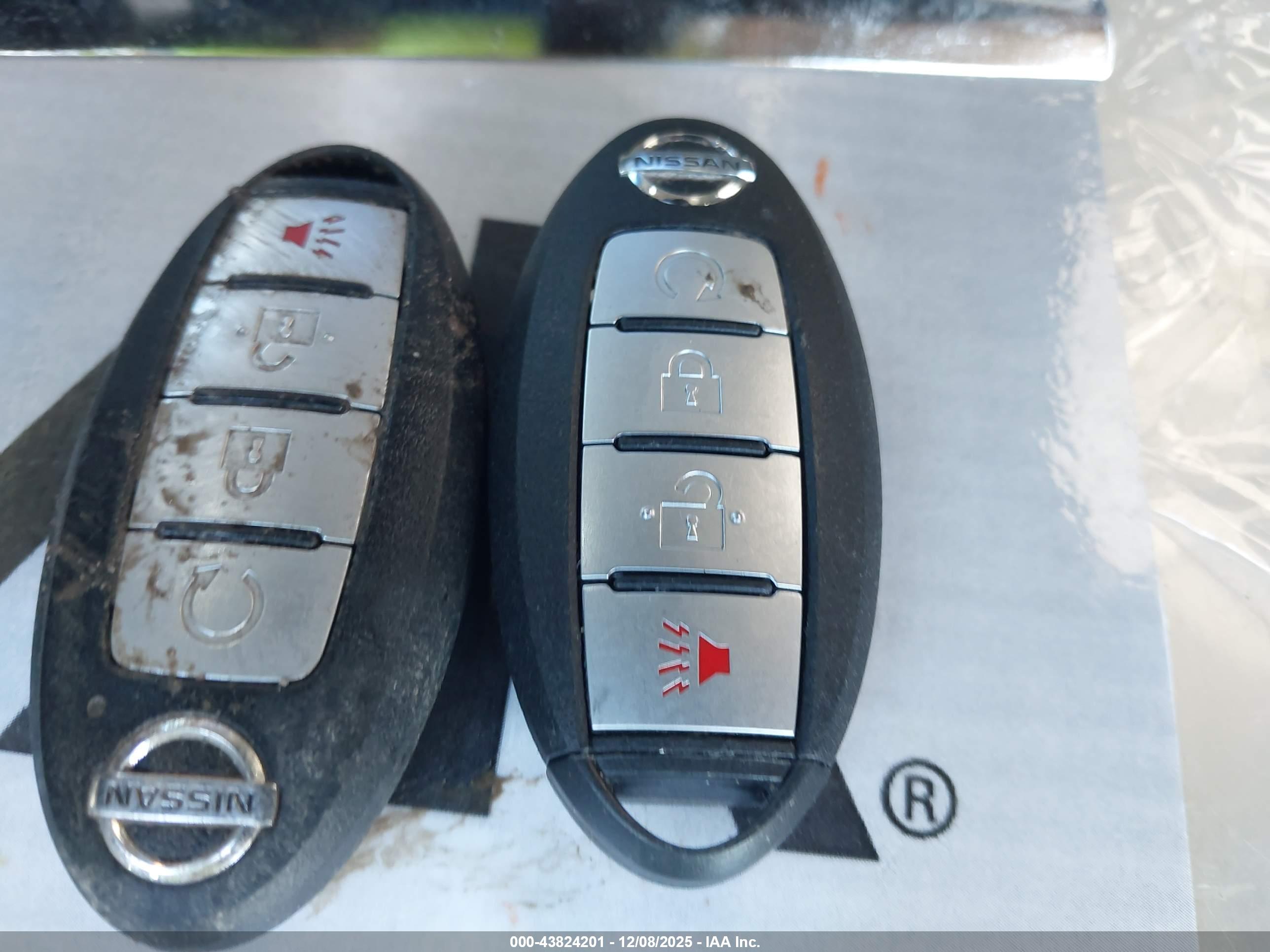NISSAN ROGUE image 11