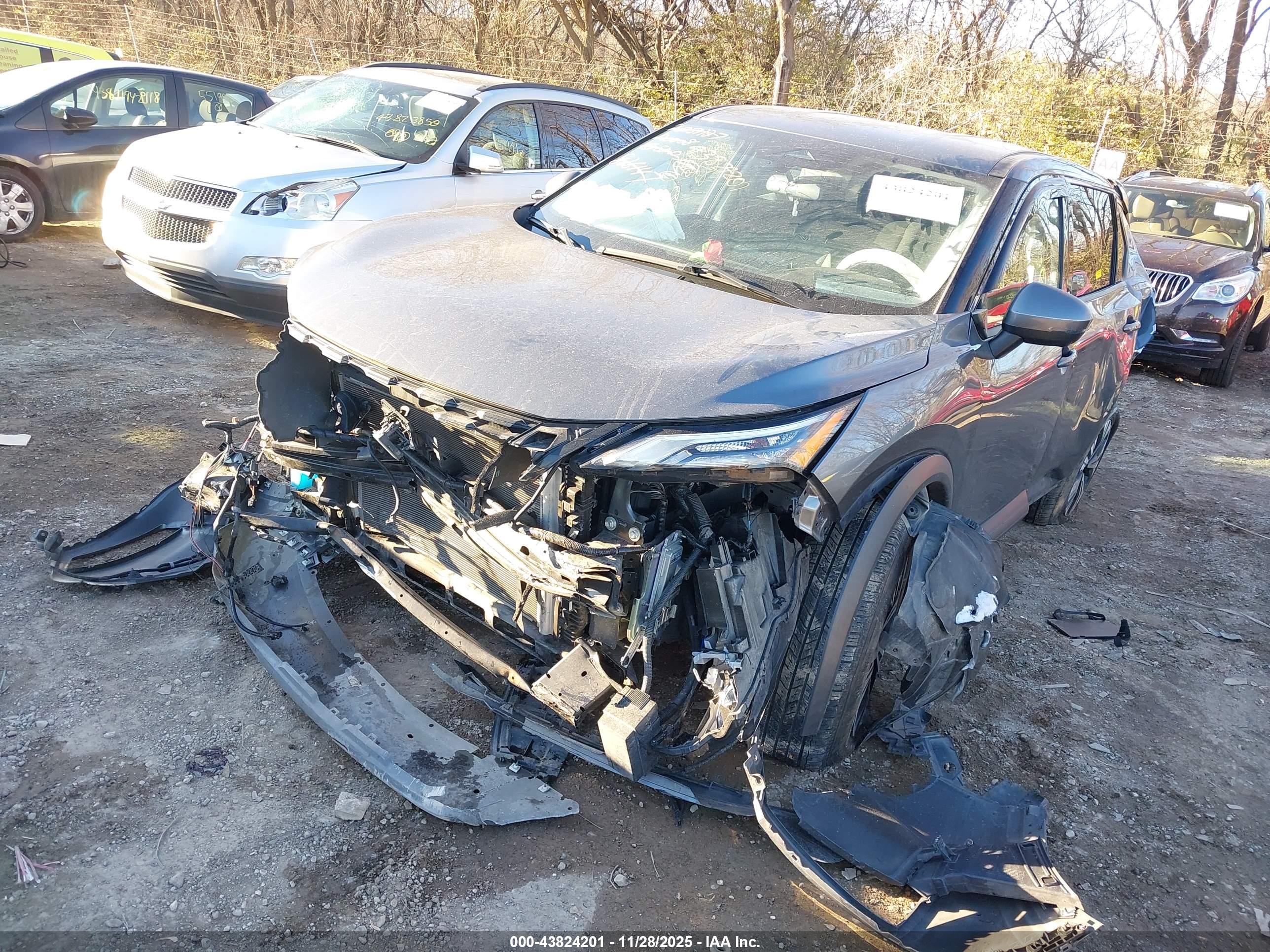 NISSAN ROGUE image 2