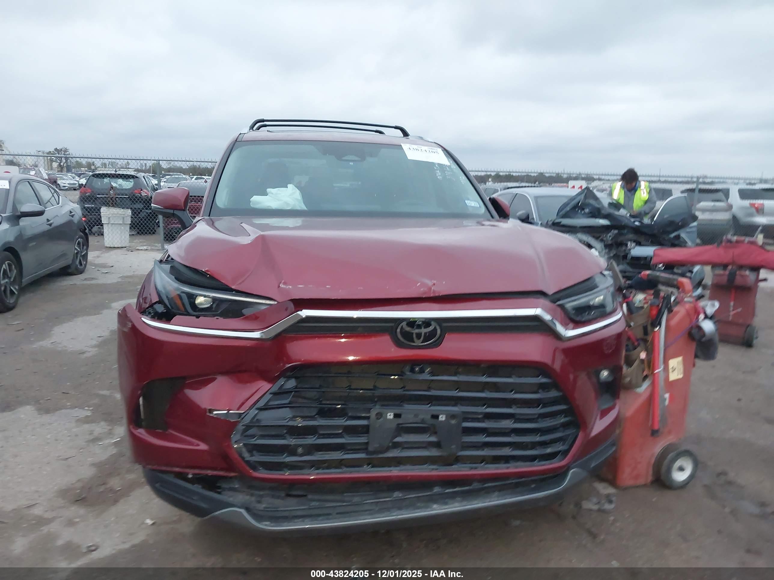 TOYOTA GRAND image 6