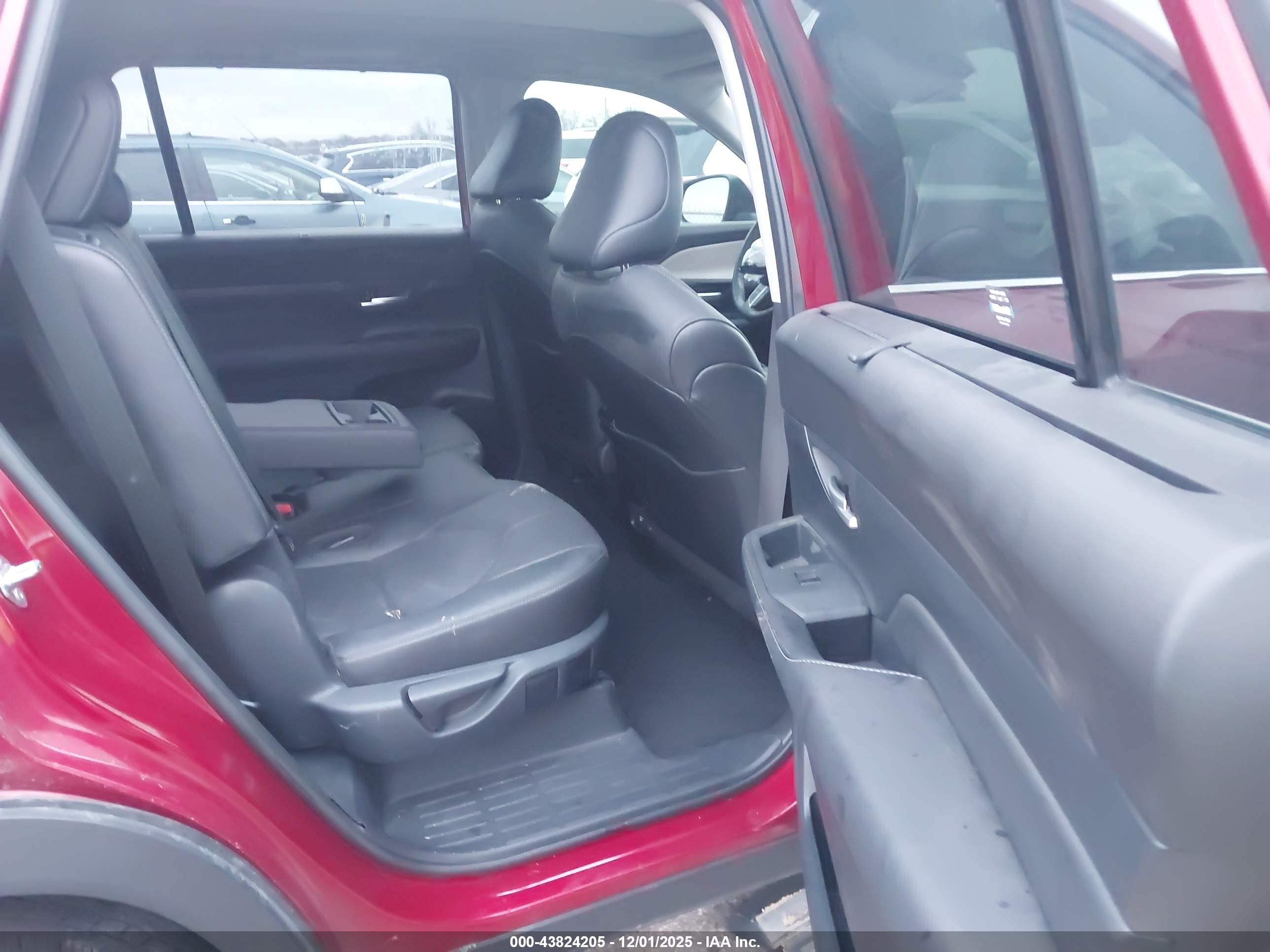 TOYOTA GRAND image 8